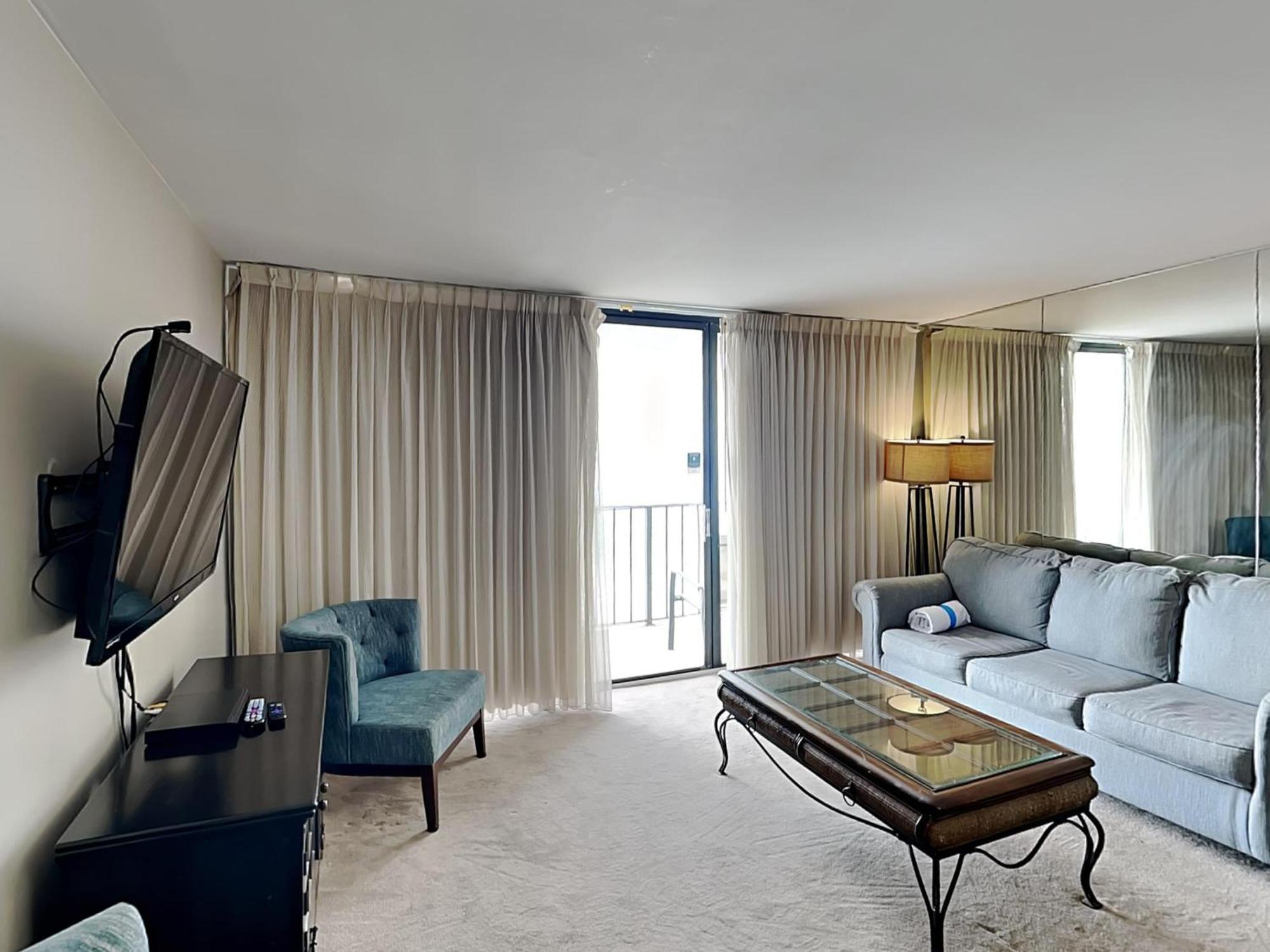 Apartment Edgewater Tower Iii 707