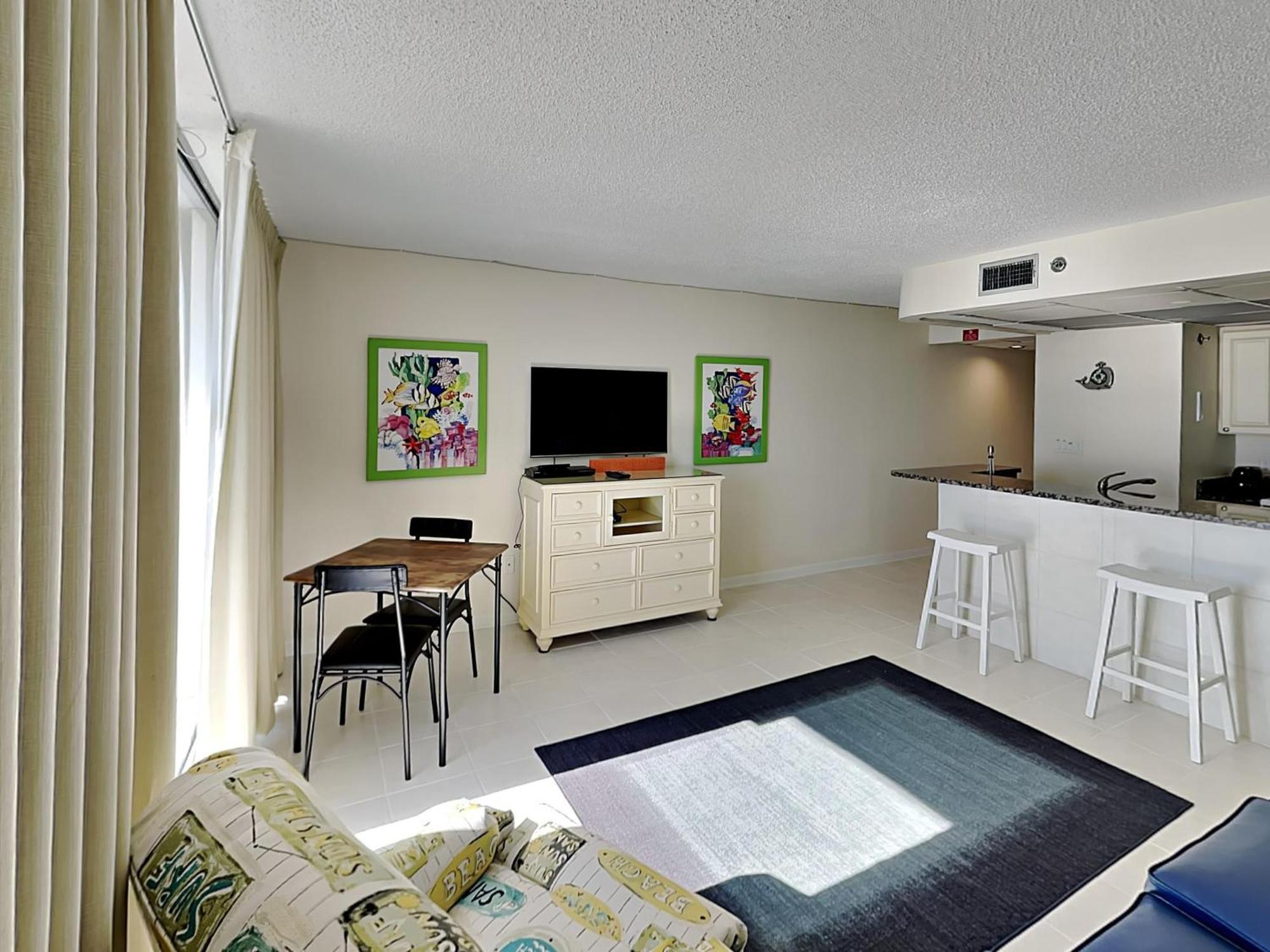 Apartment Edgewater Tower Iii 608