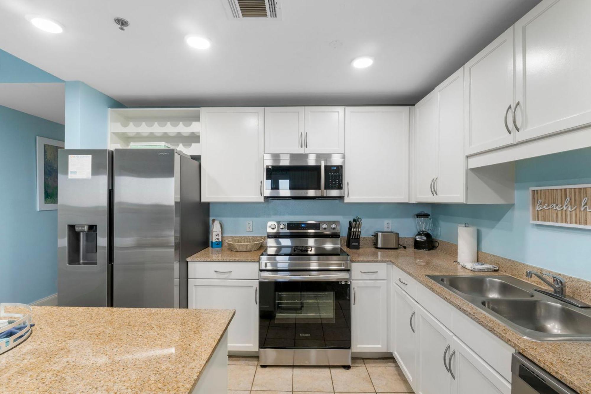 Laketown Wharf #828 By Nautical