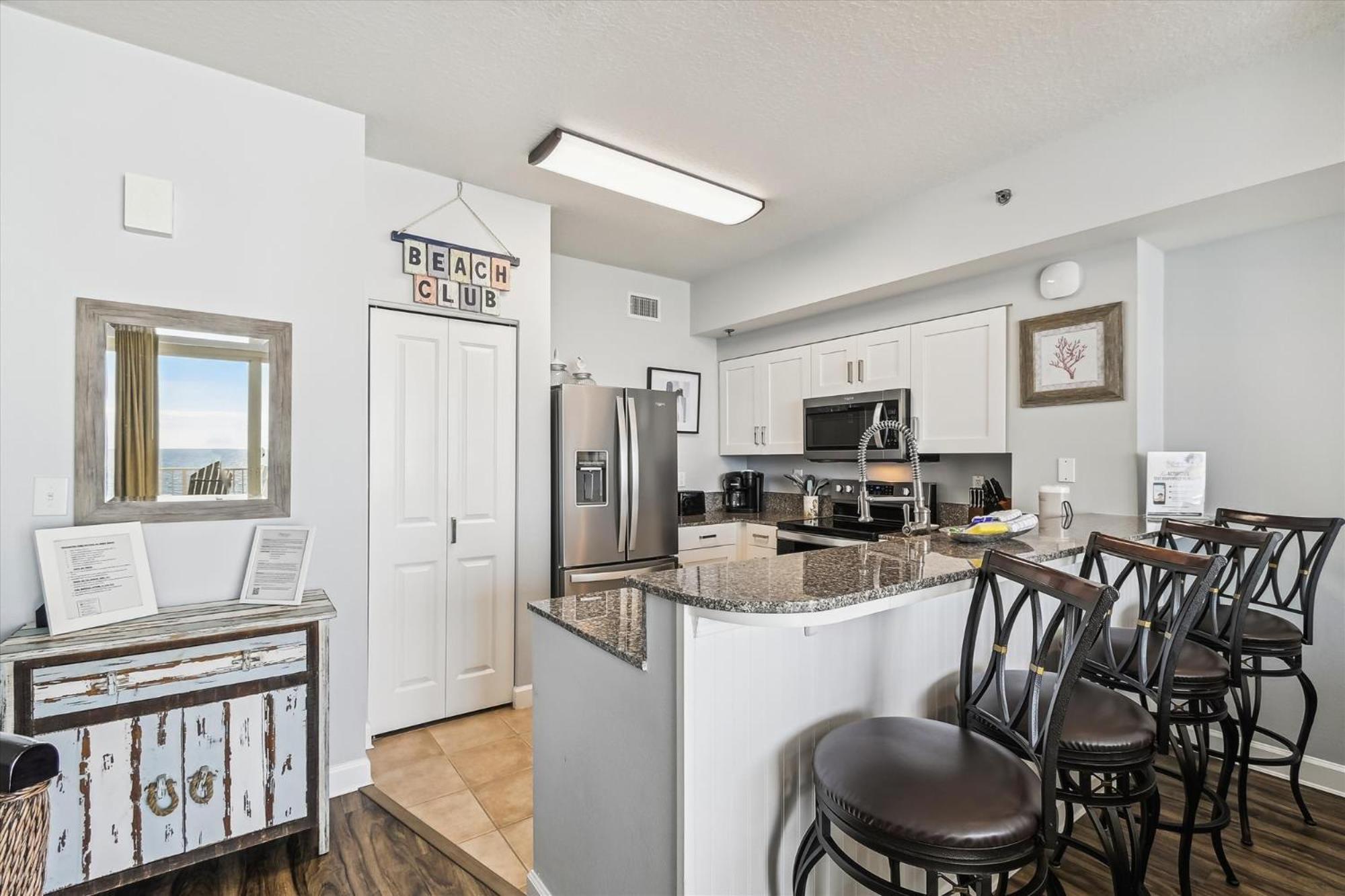 Apartment Shores Of Panama 630-1bdbunks, Sleeps 6, Front! Free Fun! Reserved Parking Space