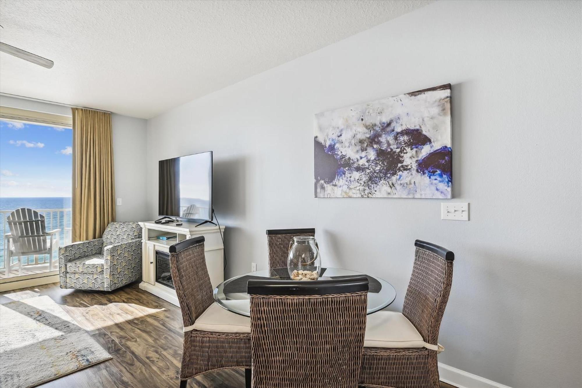 Shores Of Panama 630-1bdbunks, Sleeps 6, Front! Free Fun! Reserved Parking Space Apartment *