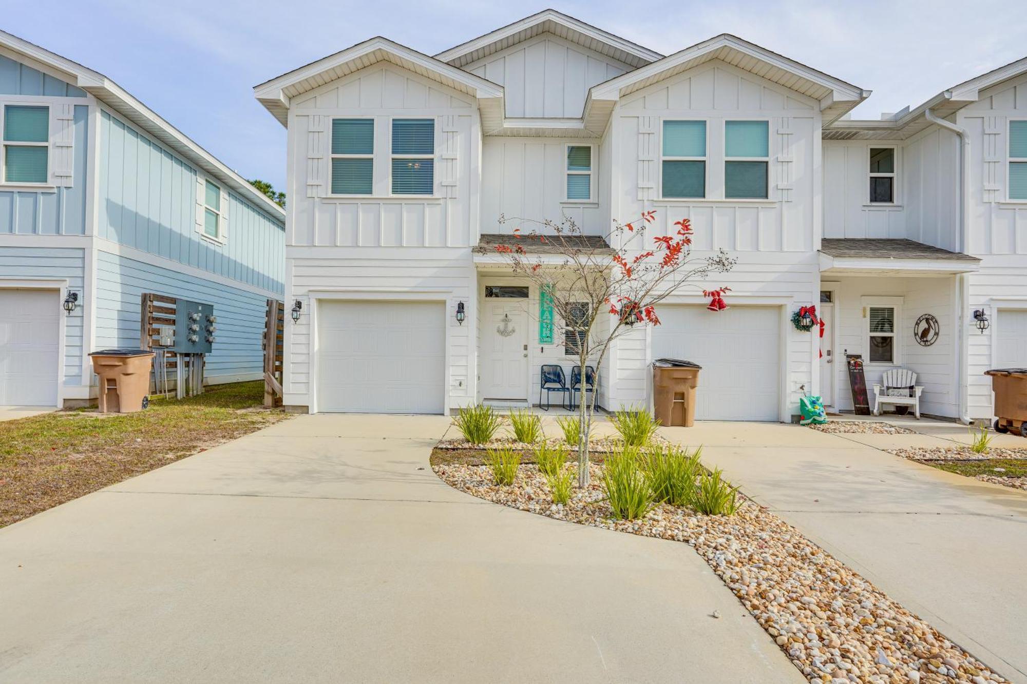 Pcb Townhome With Deck And Pool Access 3 Mi To Beach! *