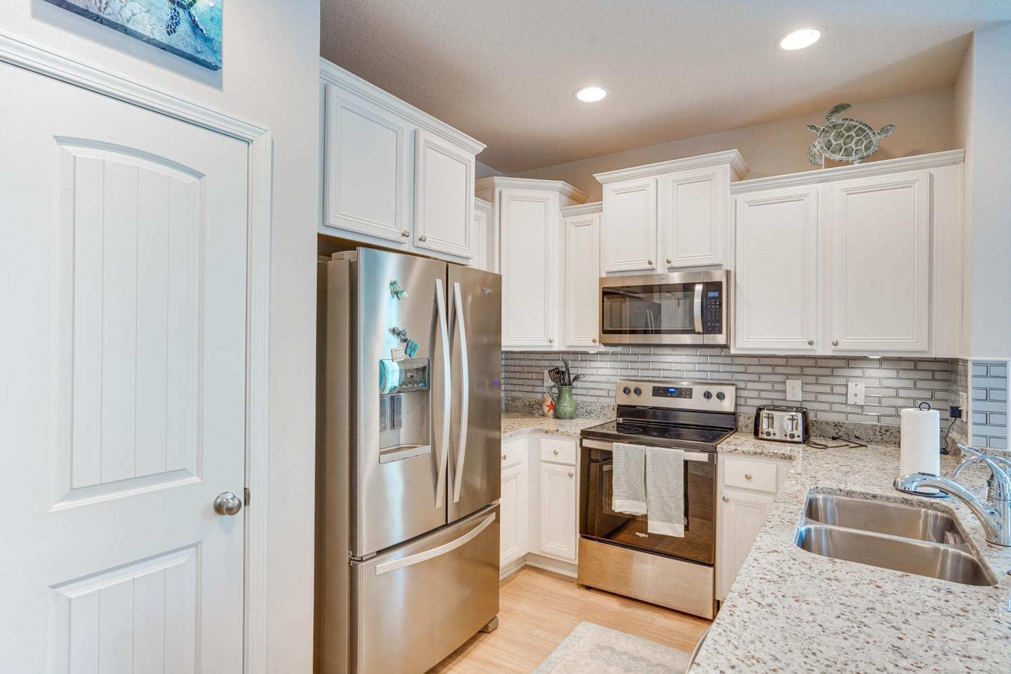 Pcb Townhome With Deck And Pool Access 3 Mi To Beach! Holiday home