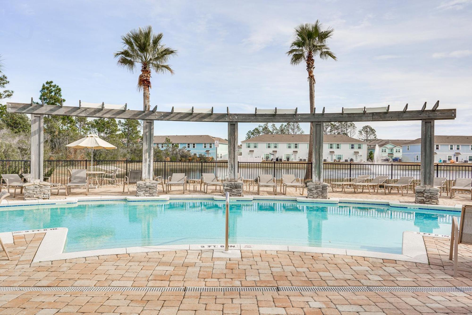 Pcb Townhome With Deck And Pool Access 3 Mi To Beach! *