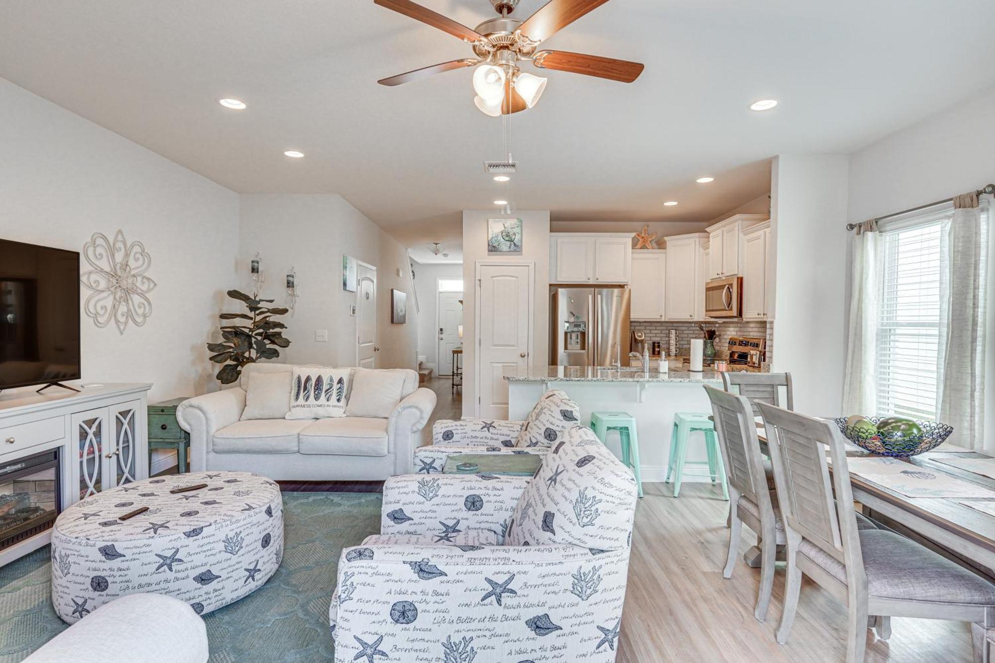 Pcb Townhome With Deck And Pool Access 3 Mi To Beach!