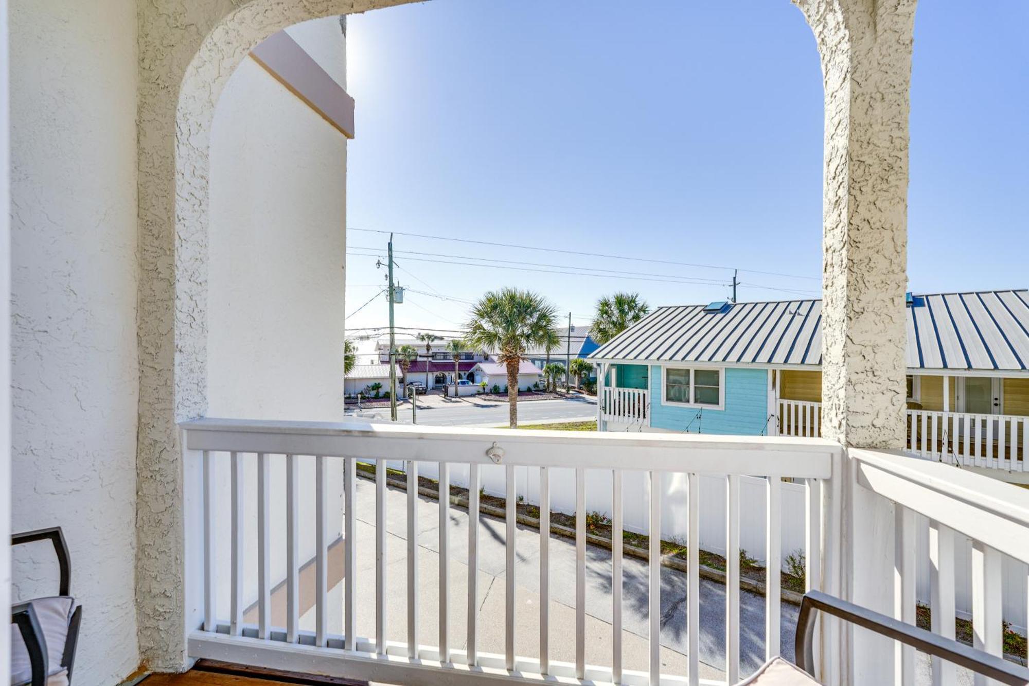 Panama Townhome With Deck, Ocean Views
