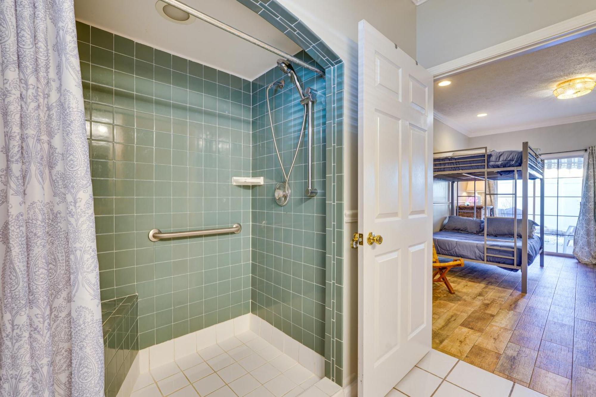 Holiday home Panama Townhome With Deck, Ocean Views