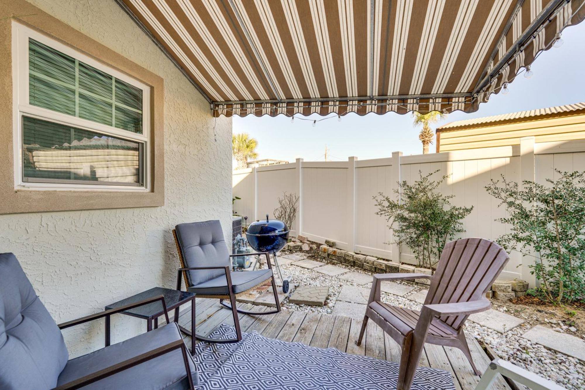 Panama Townhome With Deck, Ocean Views Holiday home *
