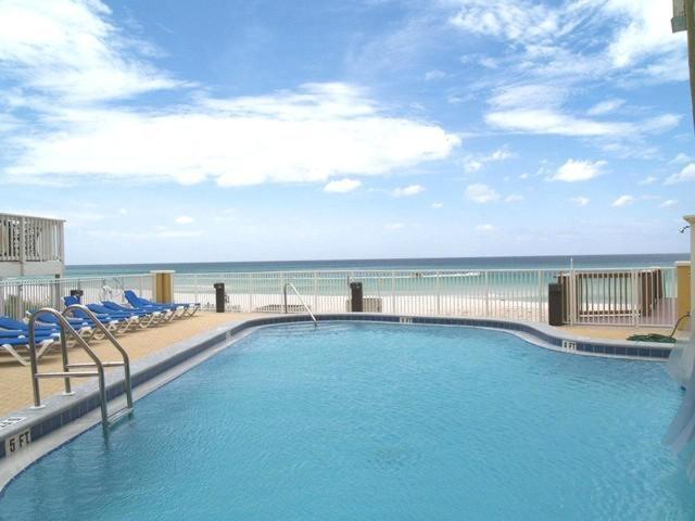 Holiday home Tropic Winds 1705 *