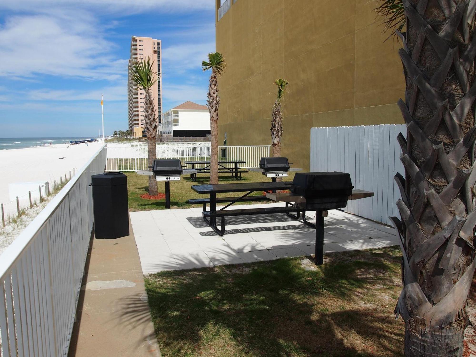 Tropic Winds 2105 Holiday home