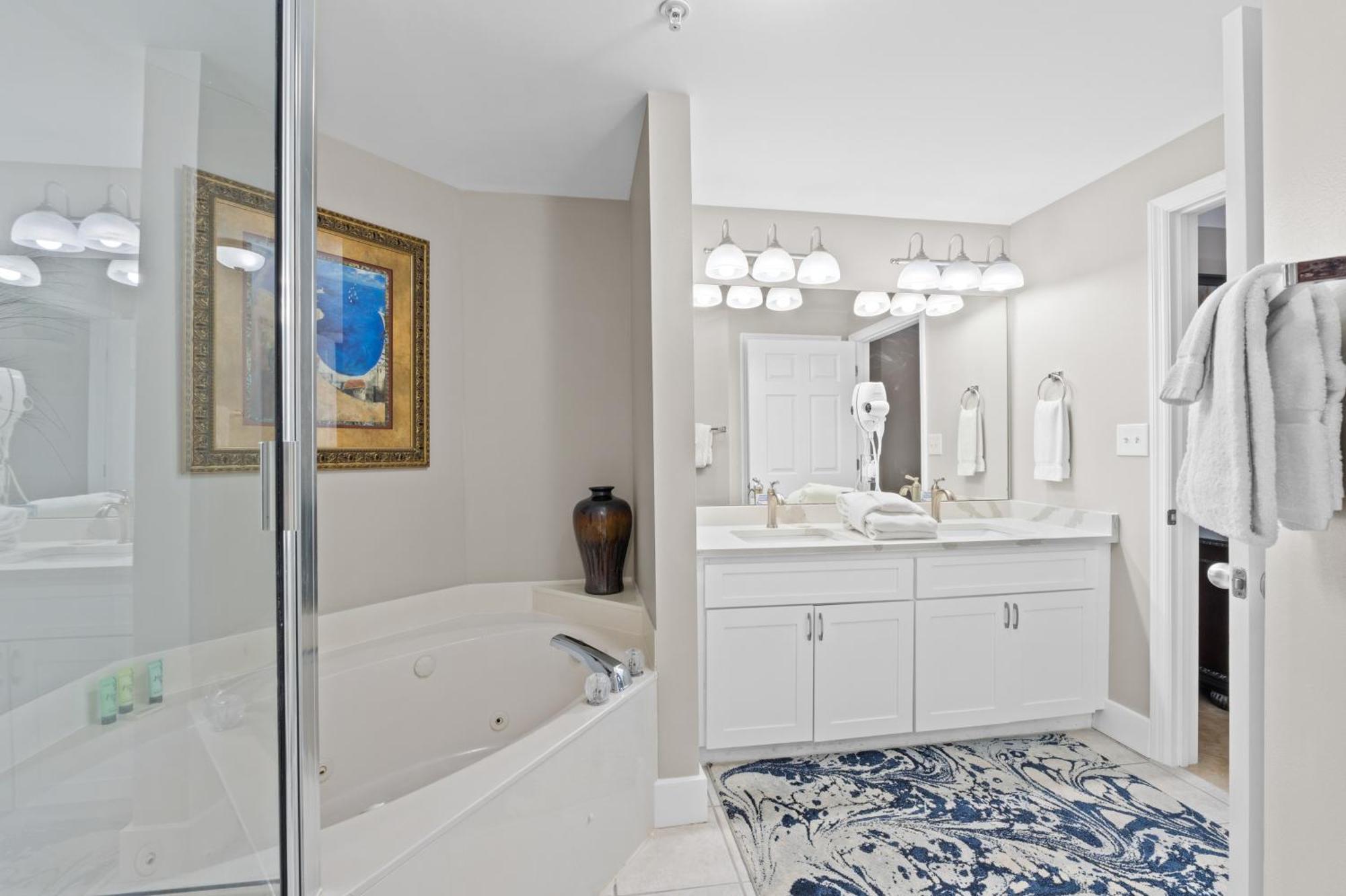 Majestic #1307-1 By Book That Holiday home *