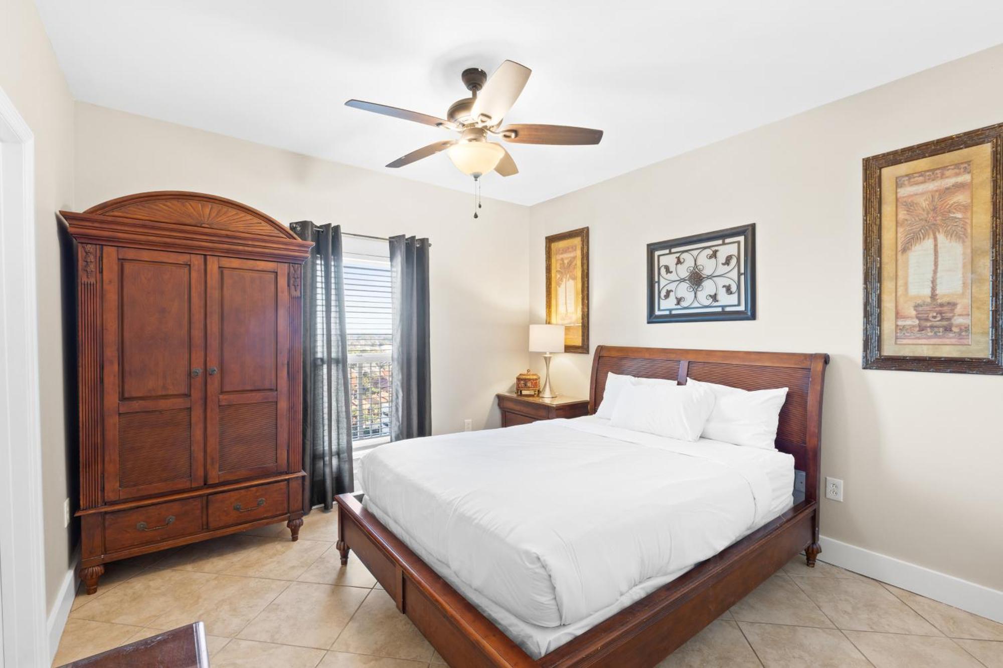 Majestic #1307-1 By Book That Holiday home