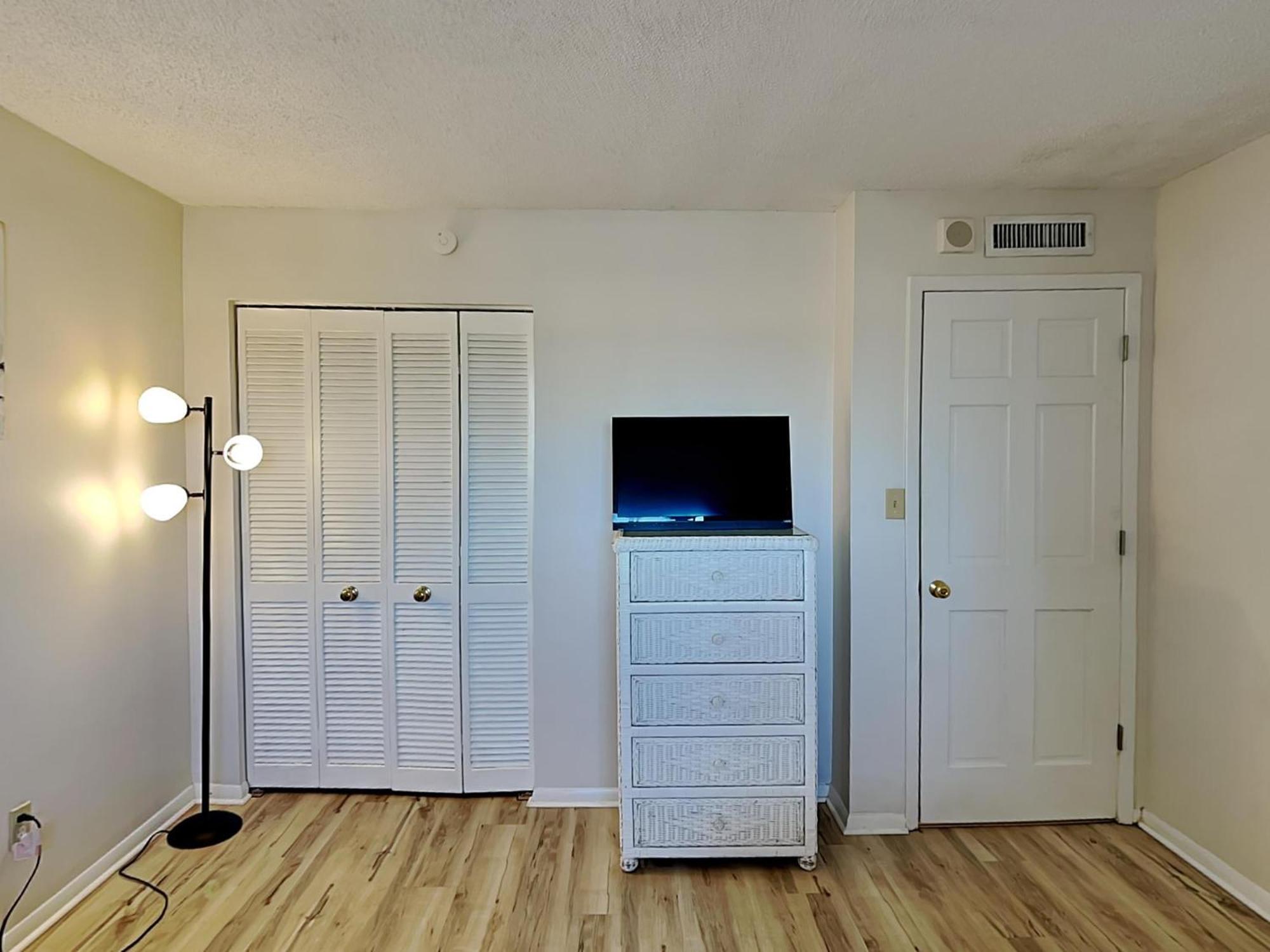 Regency Towers 719 Apartment *