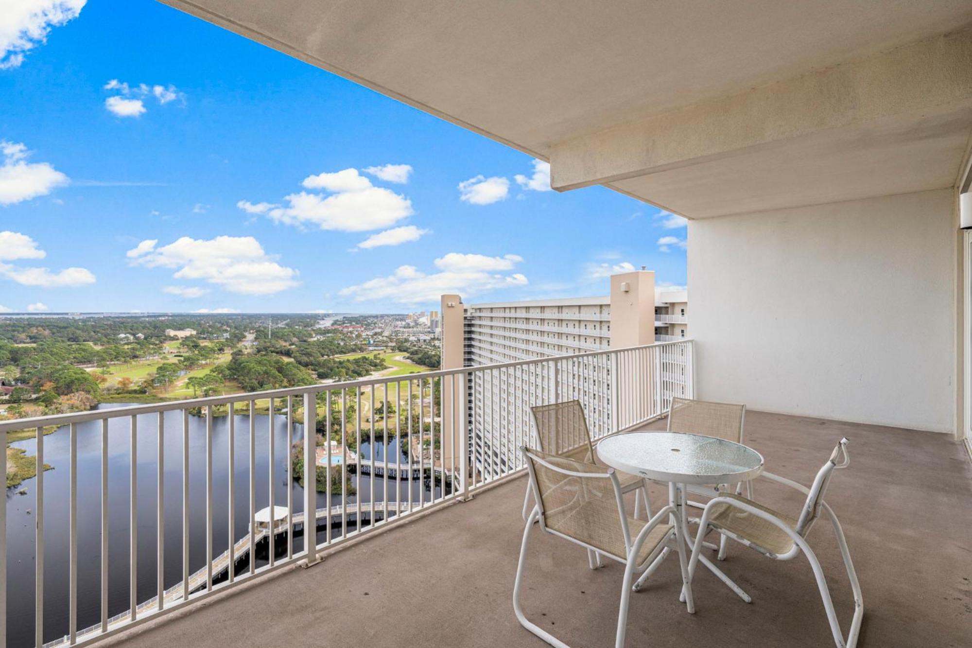 Apartment Laketown Wharf 2133