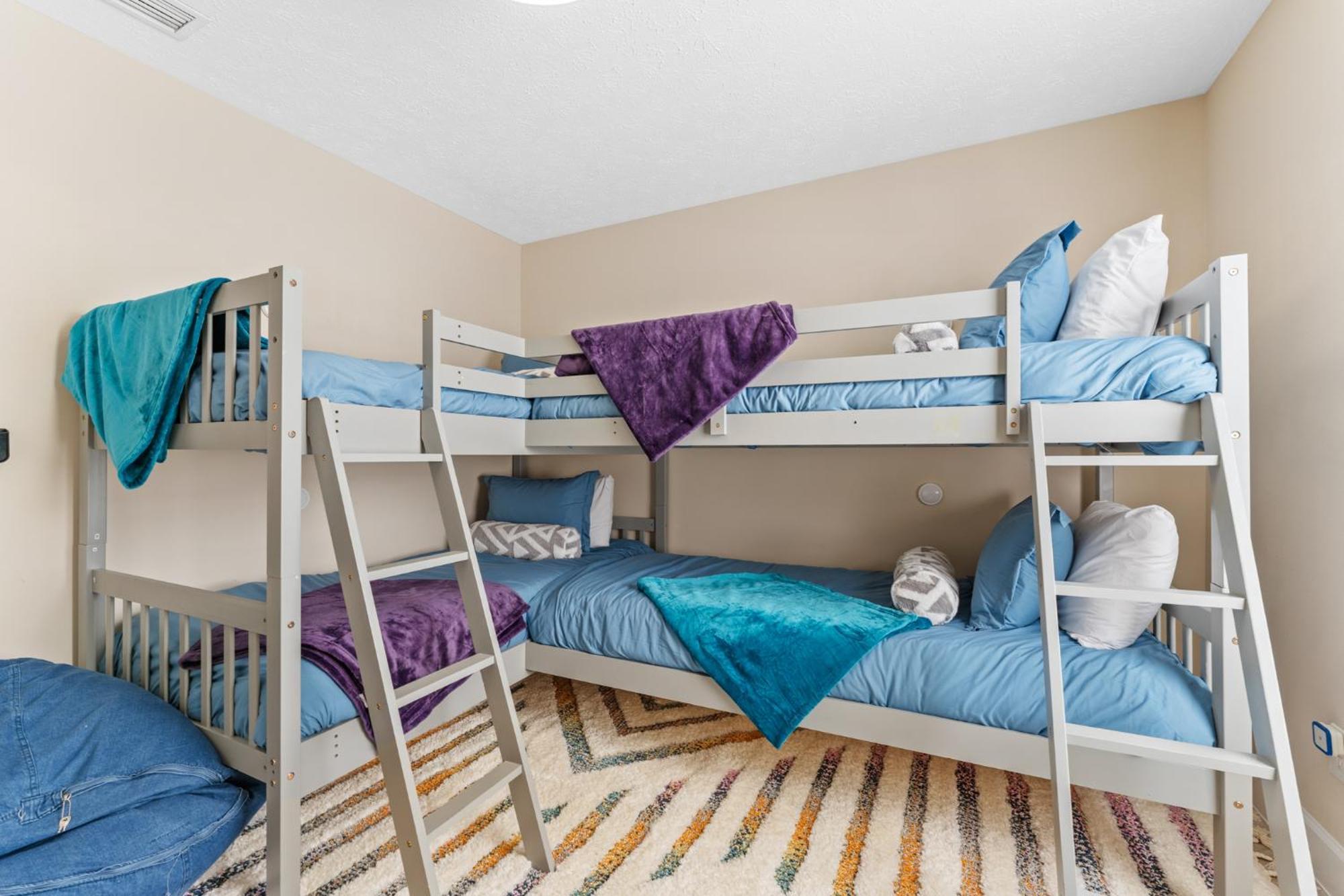 Bliss Awaits! - Beach, Pools, Tiki-deck, Arcade, Putting Green, Family Fun! *