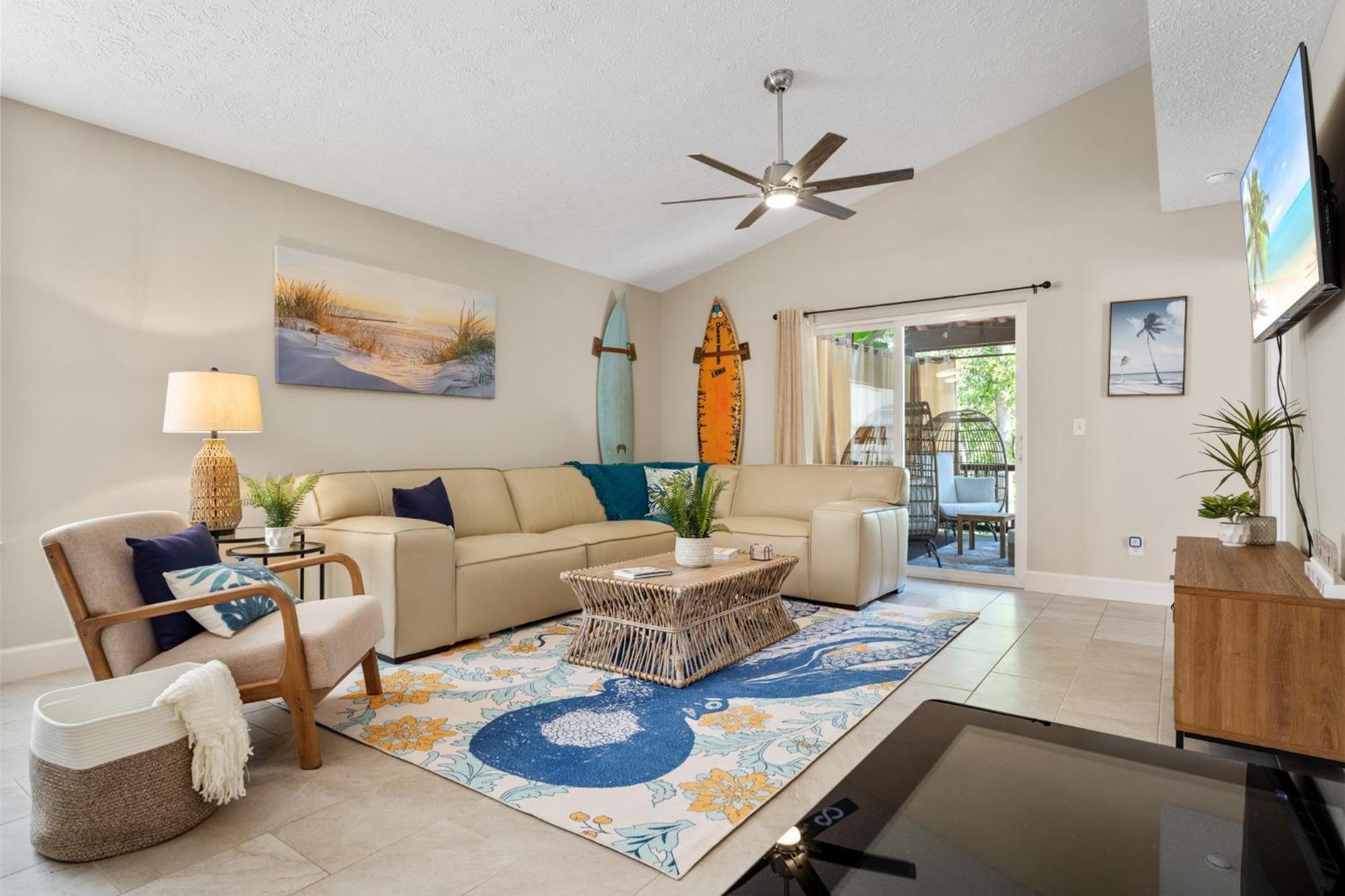 Bliss Awaits! - Beach, Pools, Tiki-deck, Arcade, Putting Green, Family Fun! *