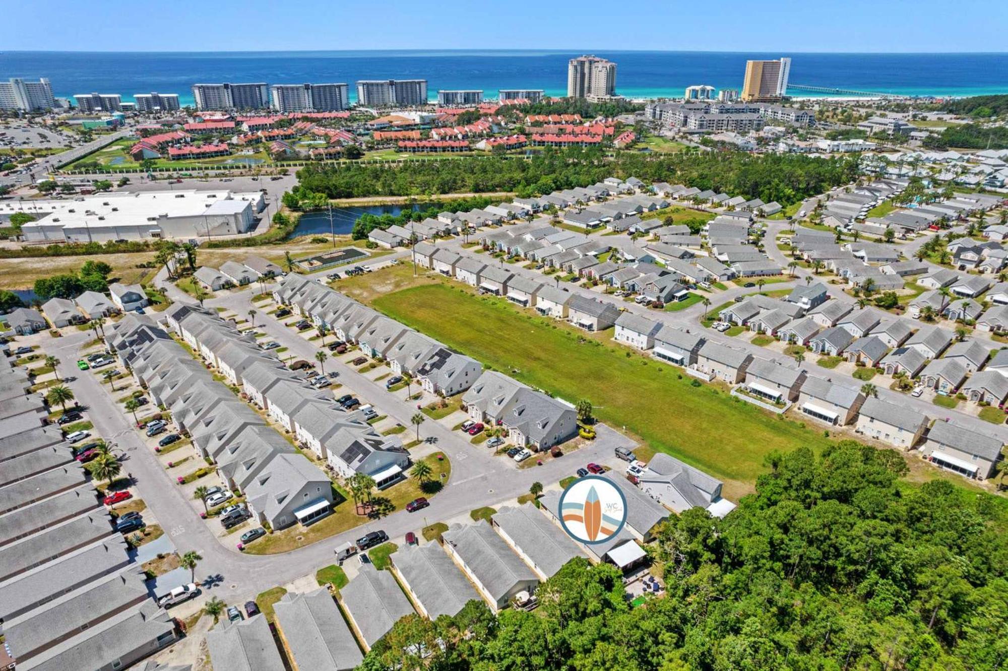 Holiday home Bliss Awaits! - Beach, Pools, Tiki-deck, Arcade, Putting Green, Family Fun! *