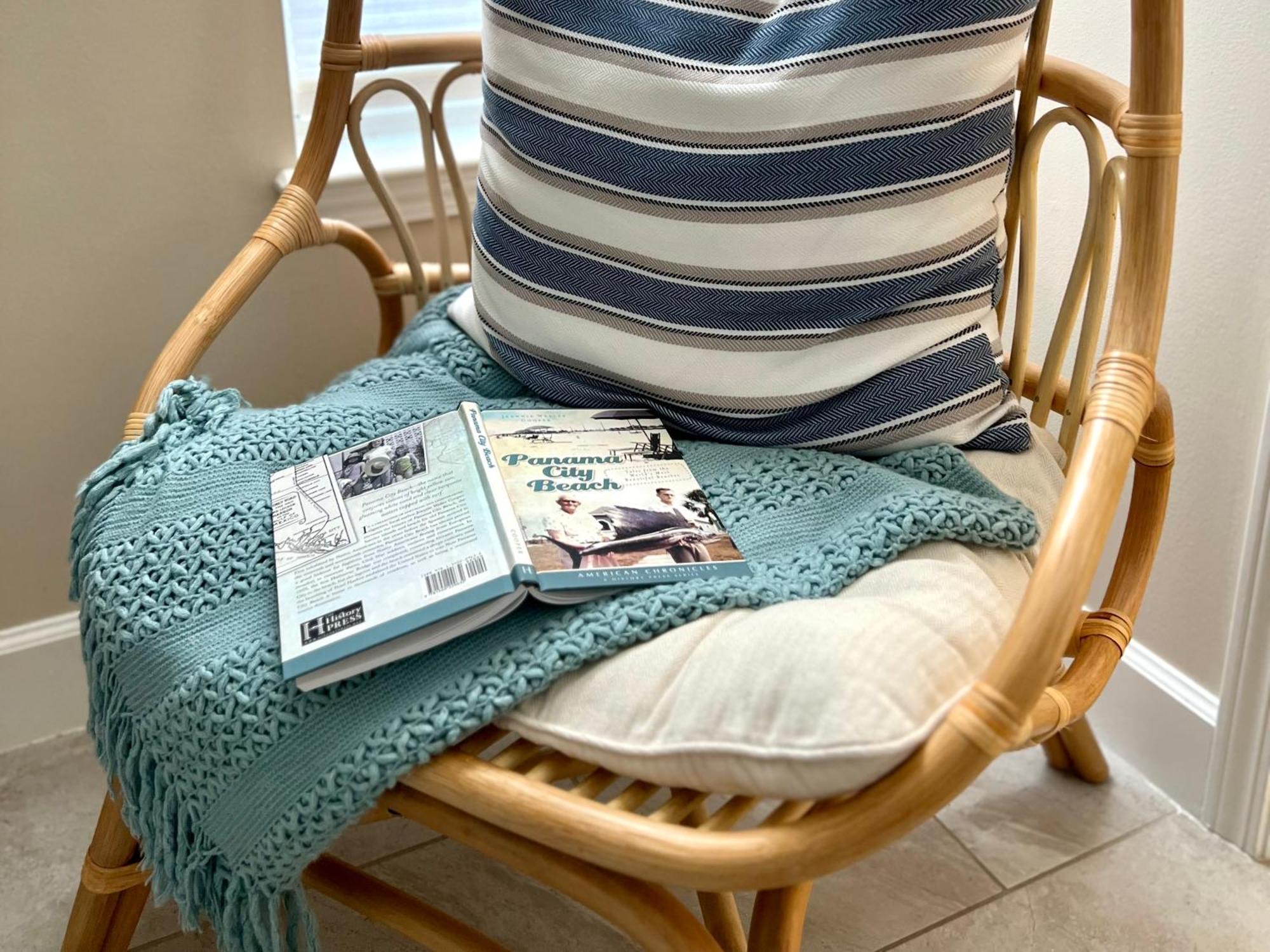 Bliss Awaits! - Beach, Pools, Tiki-deck, Arcade, Putting Green, Family Fun! Holiday home *