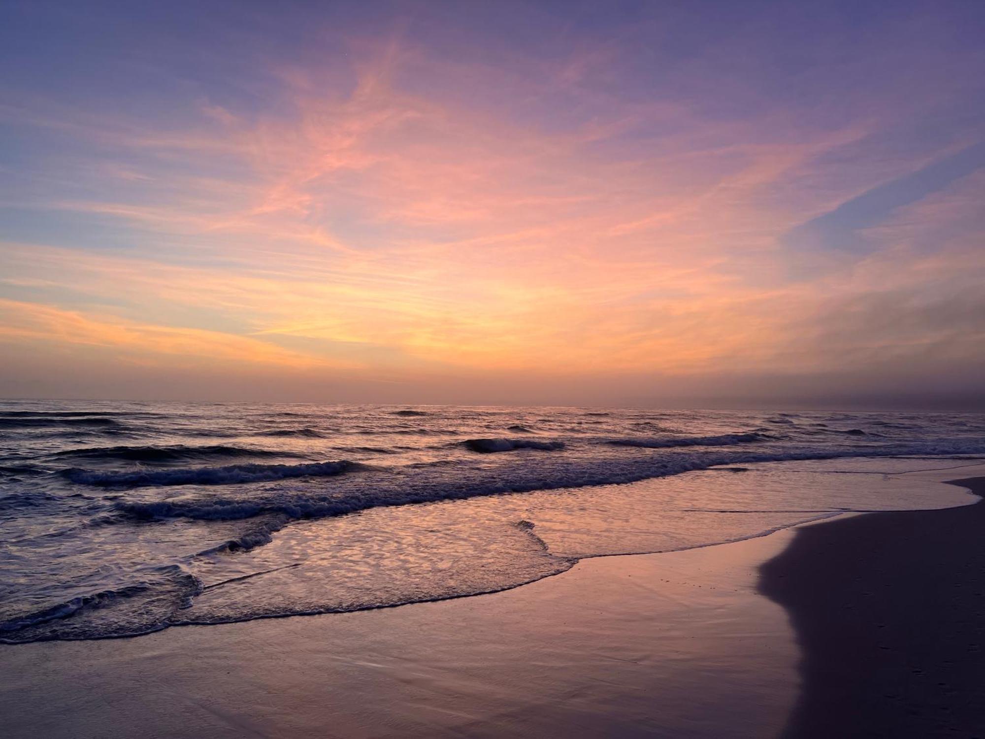 Bliss Awaits! - Beach, Pools, Tiki-deck, Arcade, Putting Green, Family Fun! Panama City Beach