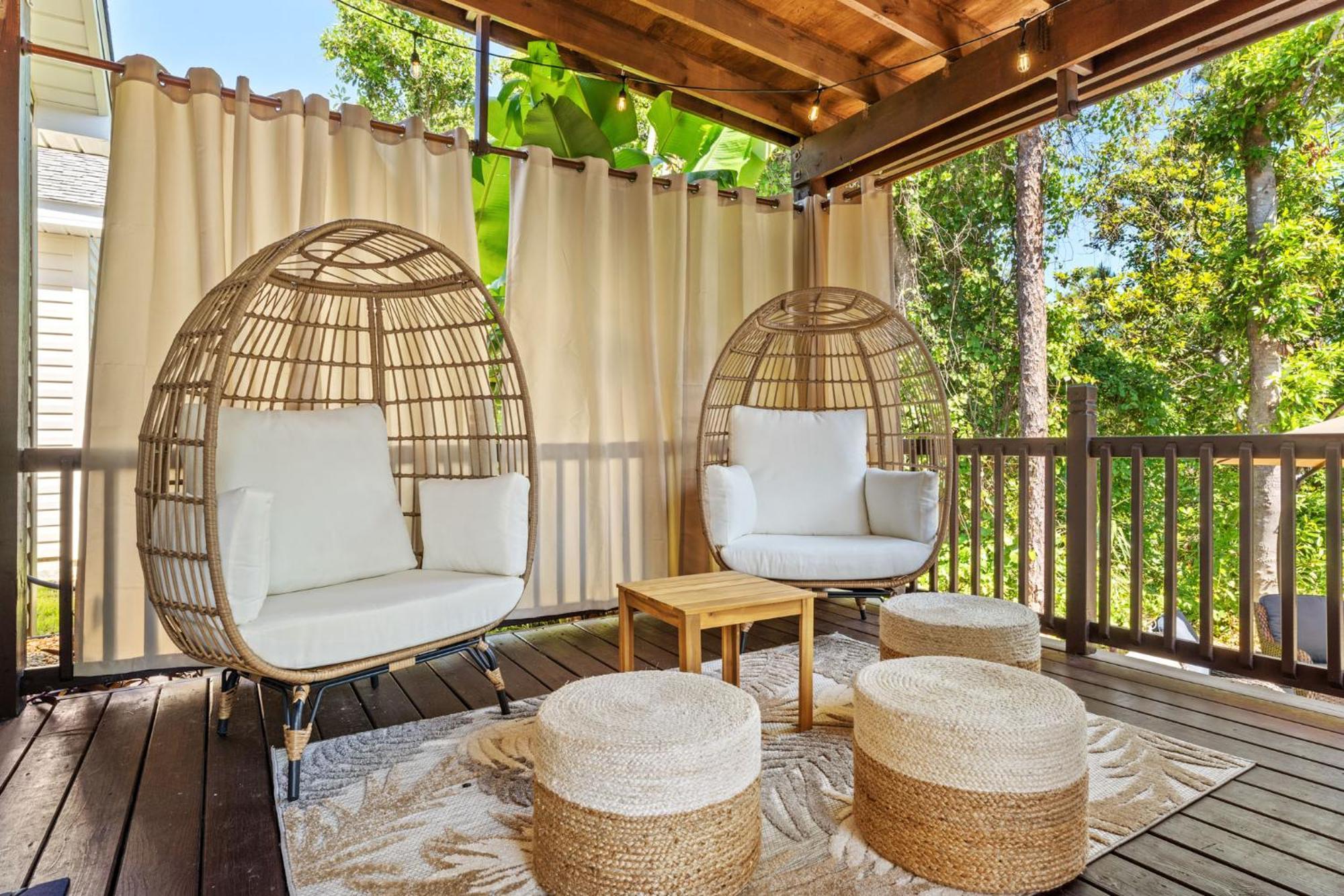 Holiday home Bliss Awaits! - Beach, Pools, Tiki-deck, Arcade, Putting Green, Family Fun! *