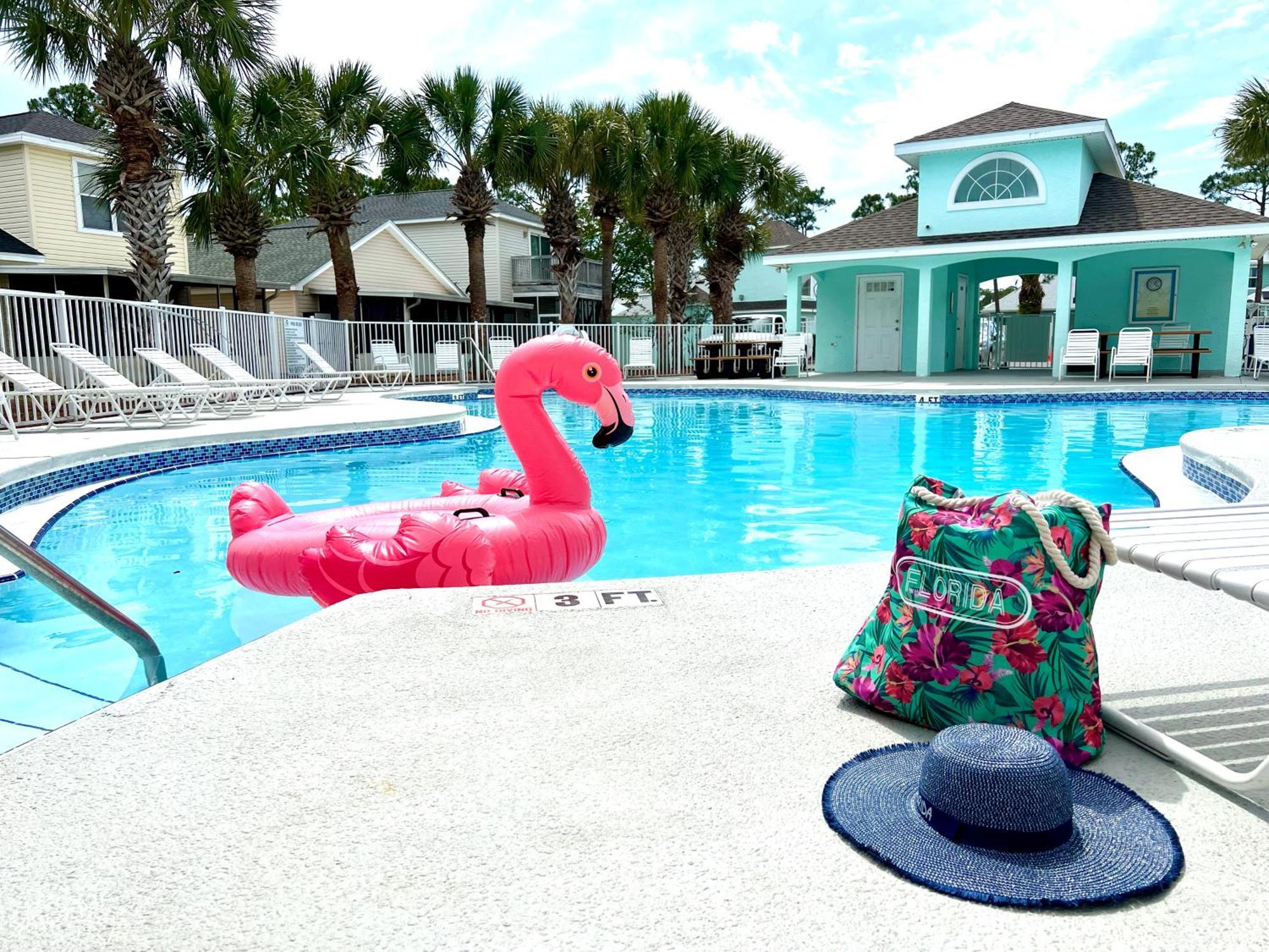 Holiday home Bliss Awaits! - Beach, Pools, Tiki-deck, Arcade, Putting Green, Family Fun! *