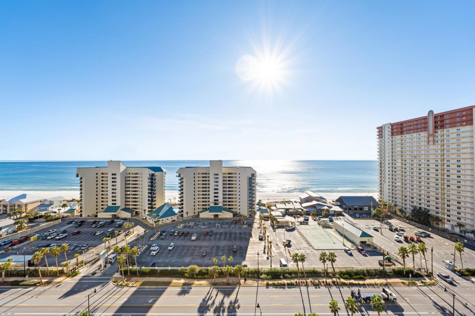 Laketown Wharf #1321 By Book That *