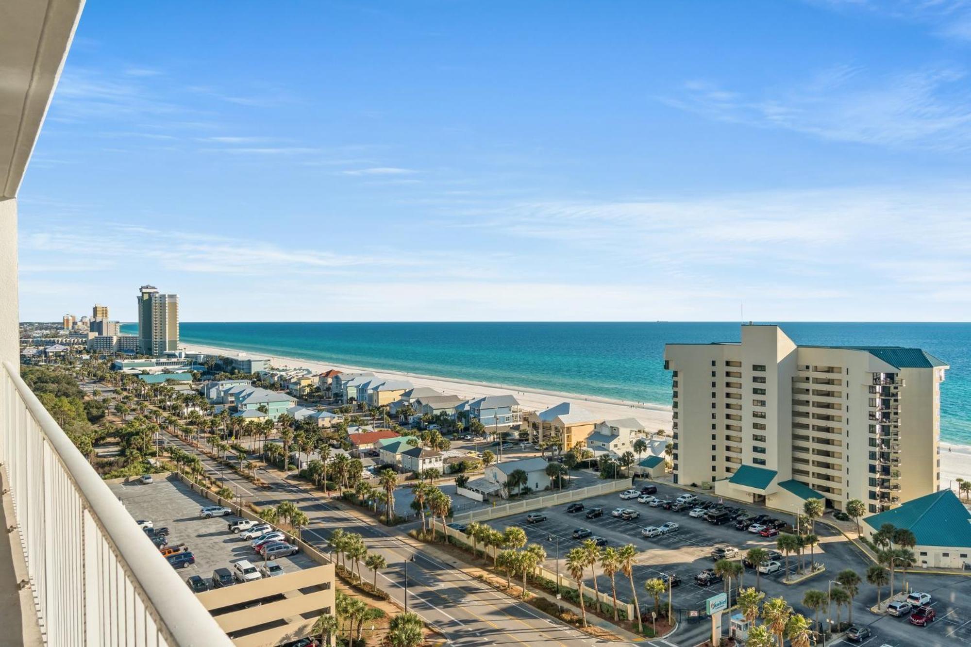 Laketown Wharf #1321 By Book That Holiday home Panama City Beach
