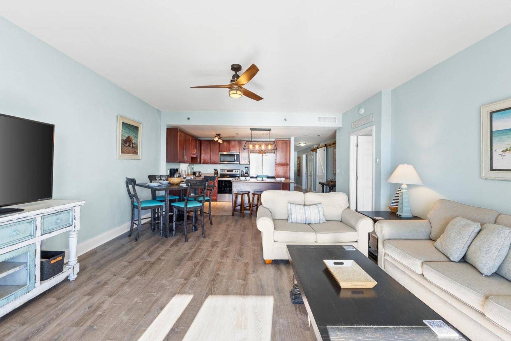 Laketown Wharf #1321 By Book That Holiday home