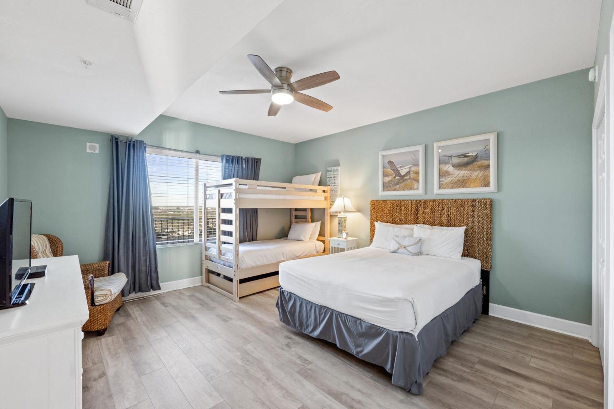 Tidewater #1008 By Book That Holiday home *