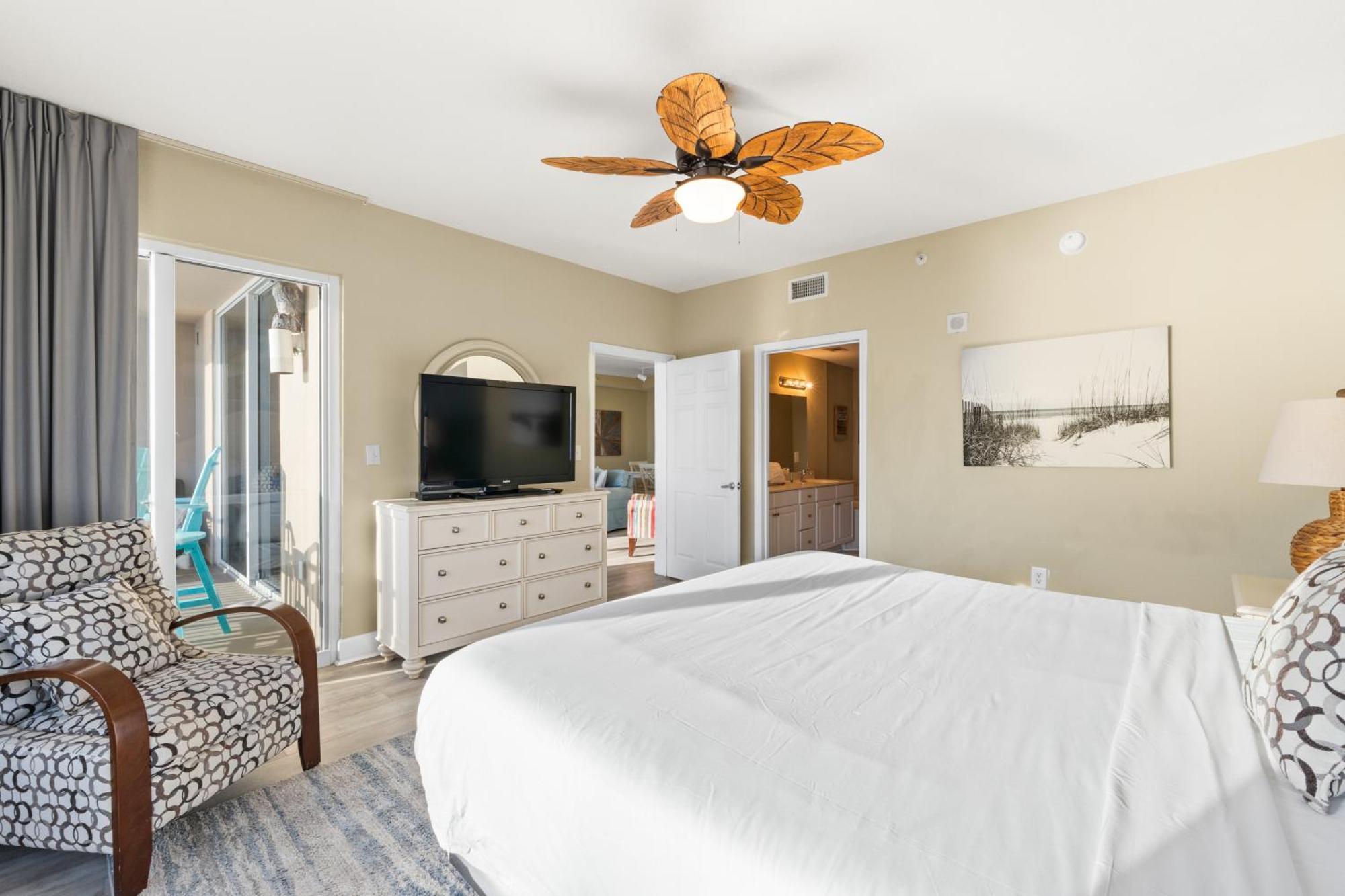 Tidewater #1008 By Book That Holiday home