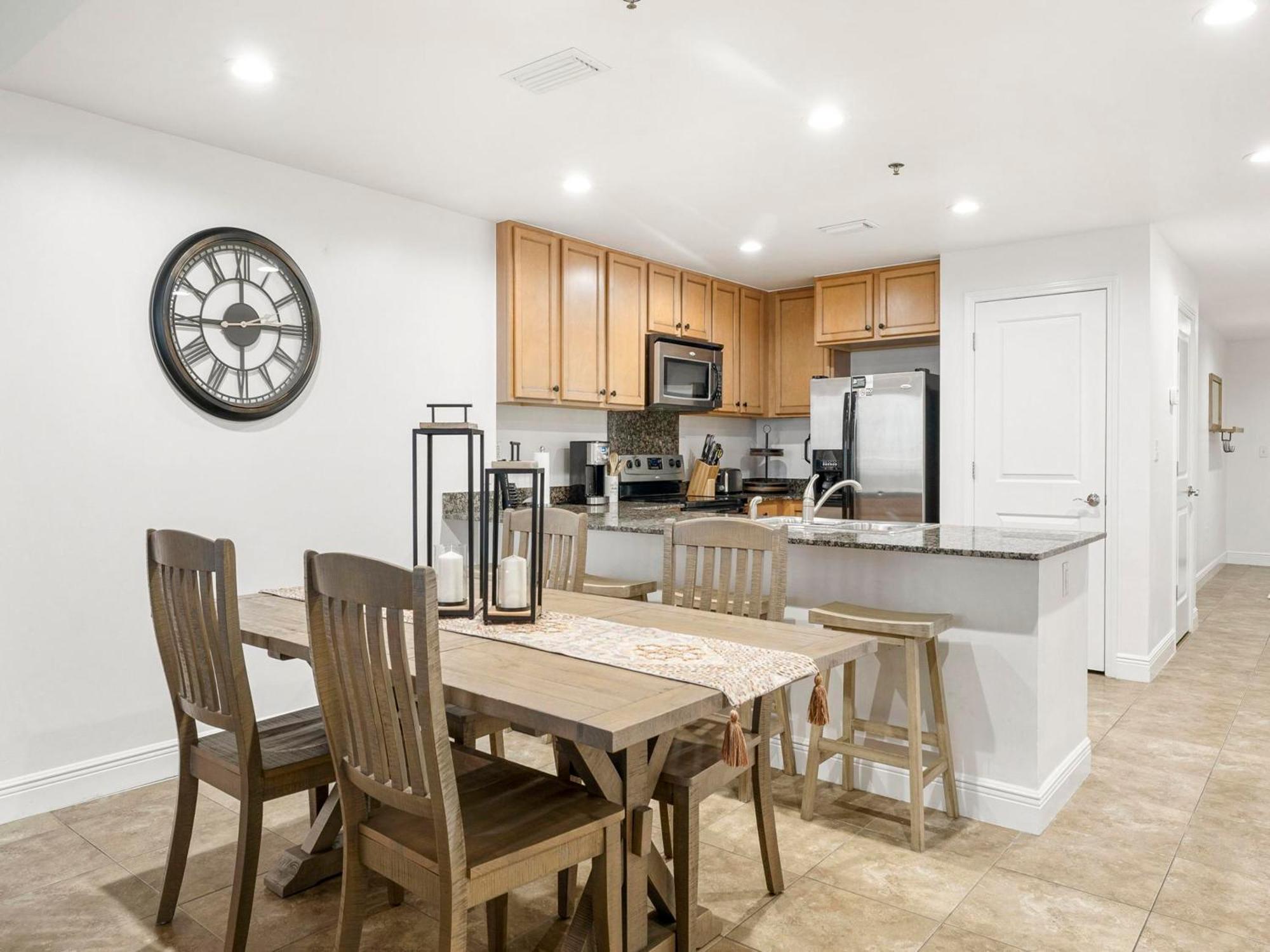 Sterling Breeze 907 B Apartment