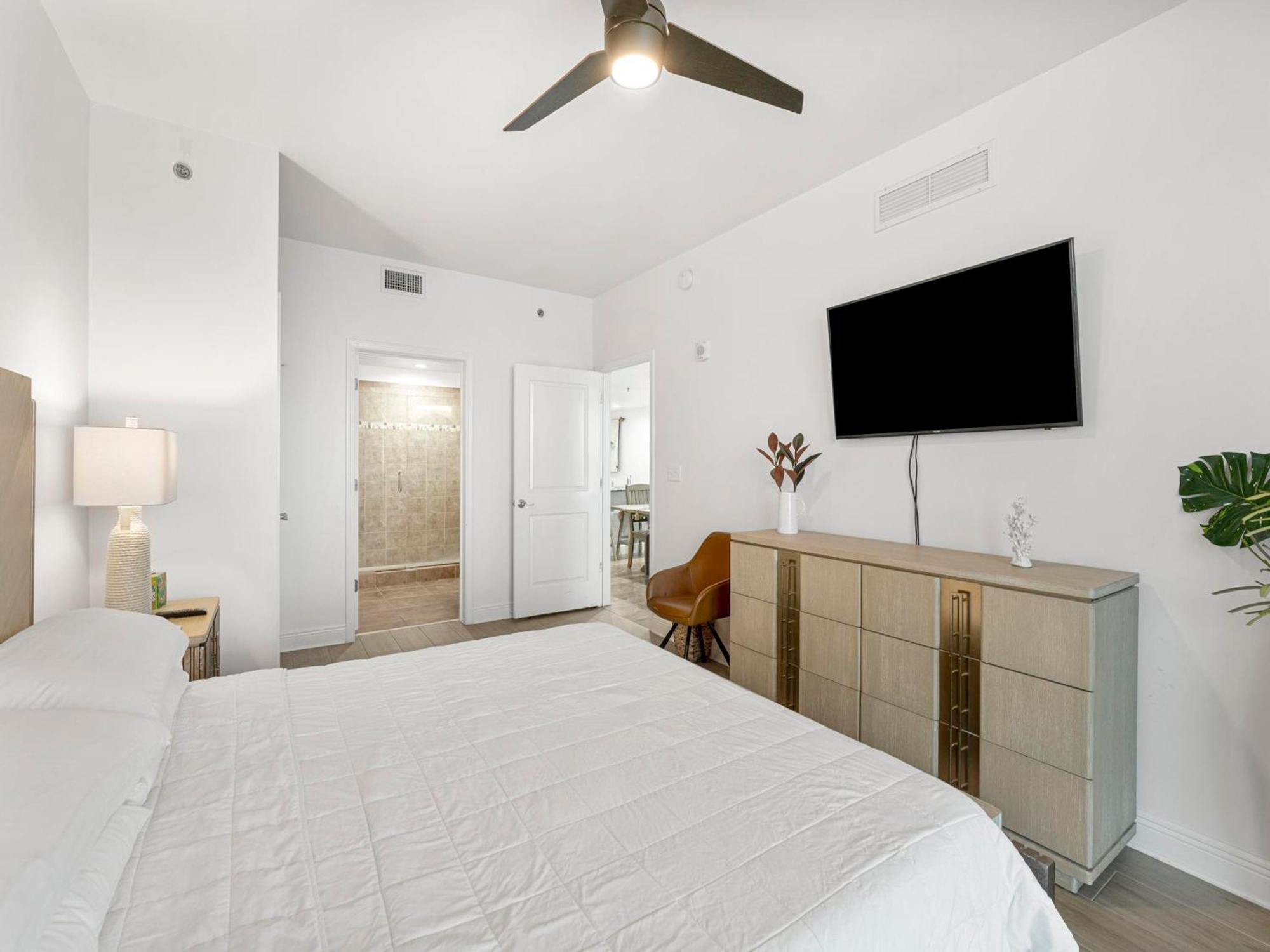 Sterling Breeze 907 B Apartment
