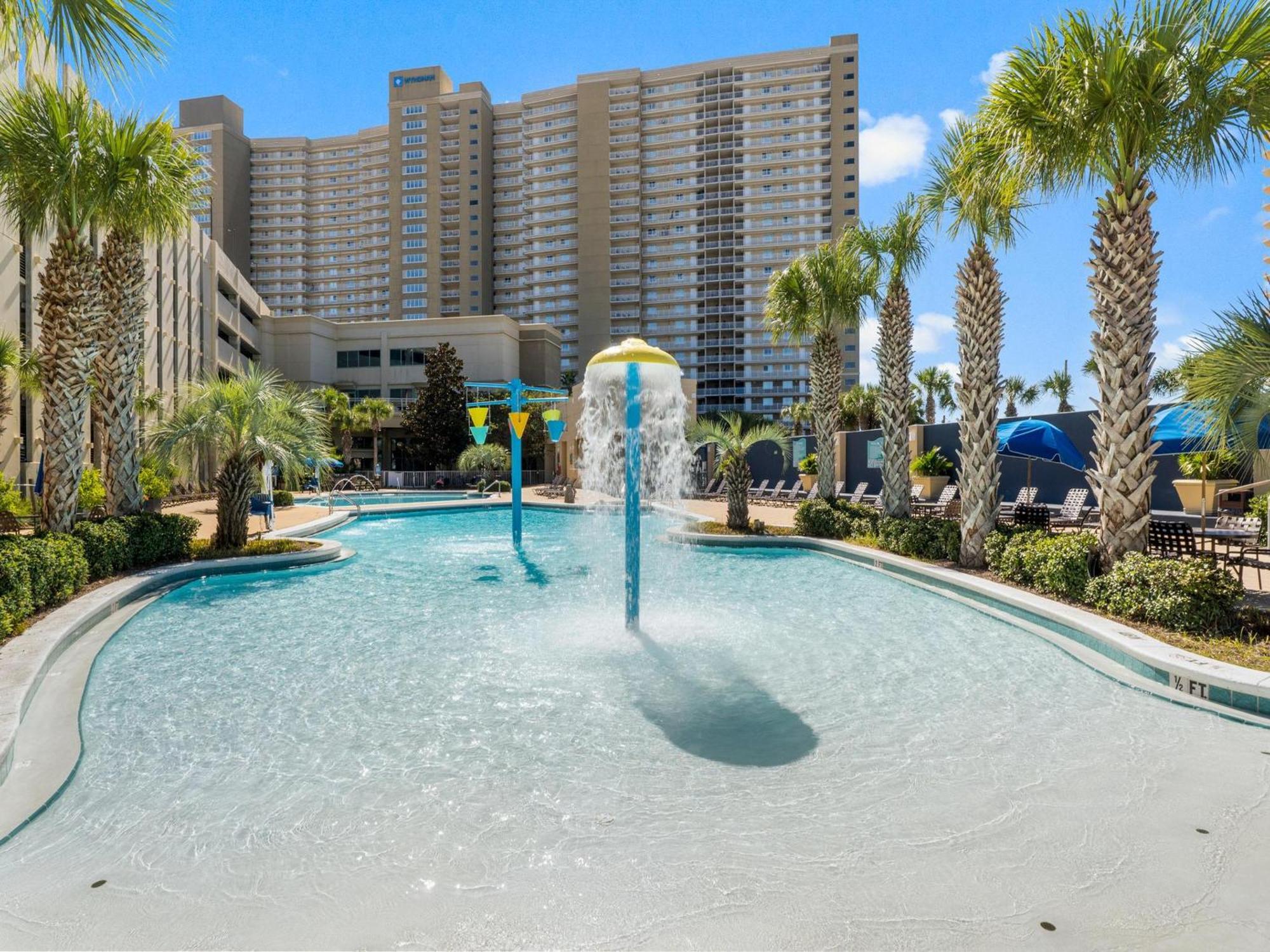 Apartment Emerald Beach 1032