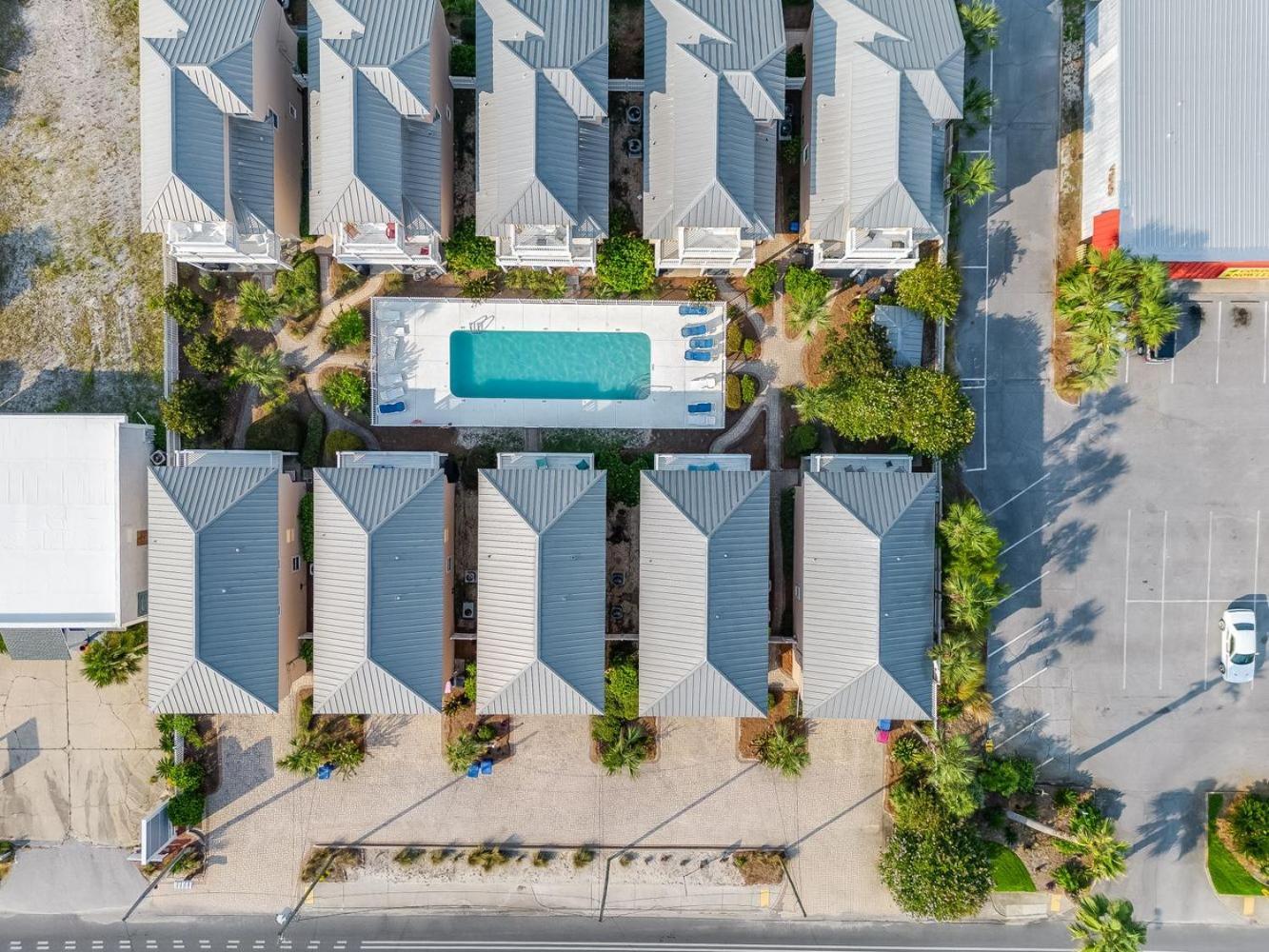 Sand Dollar Holler-pool-close To Beach And Shops! Villa