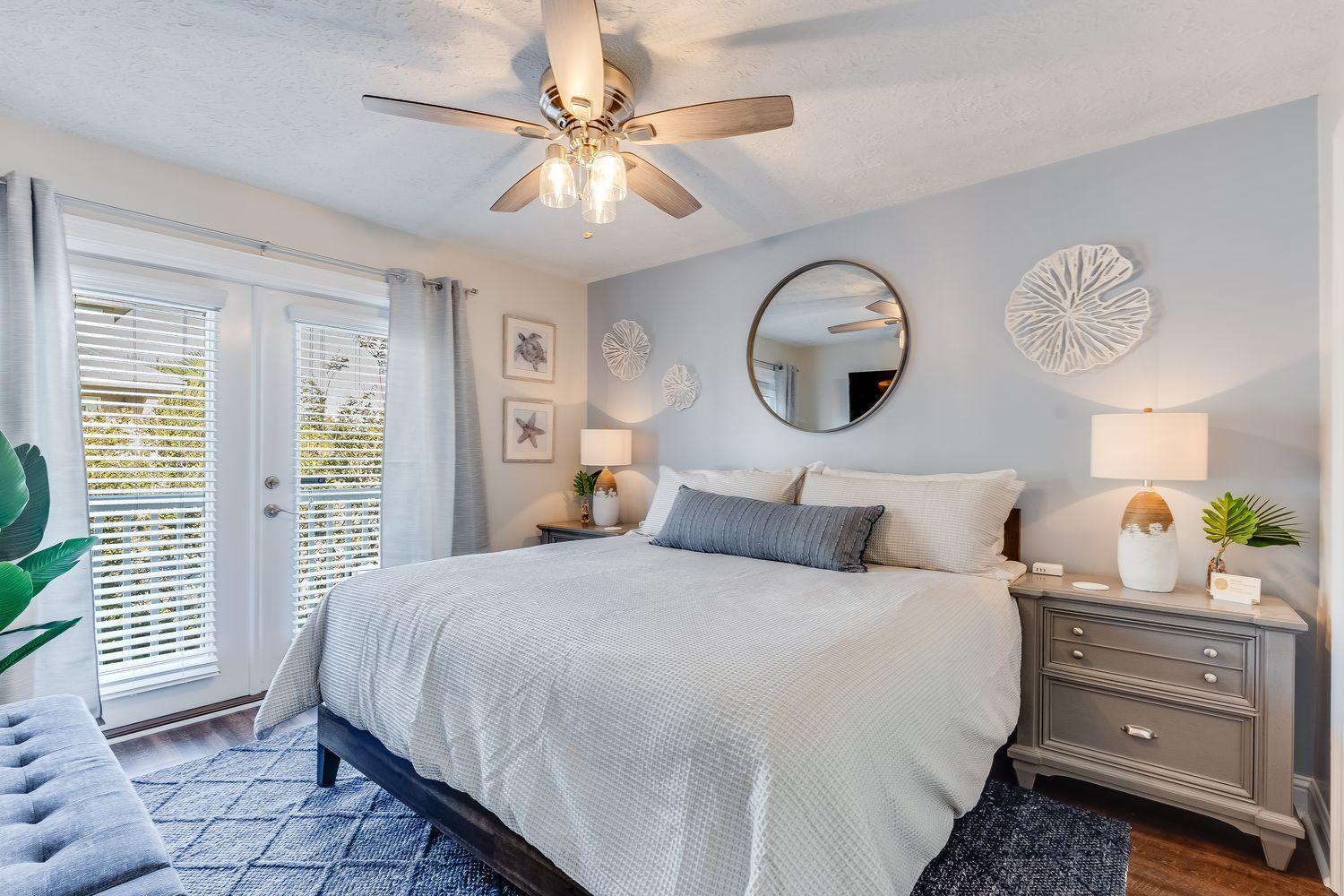 Sand Dollar Holler-pool-close To Beach And Shops!