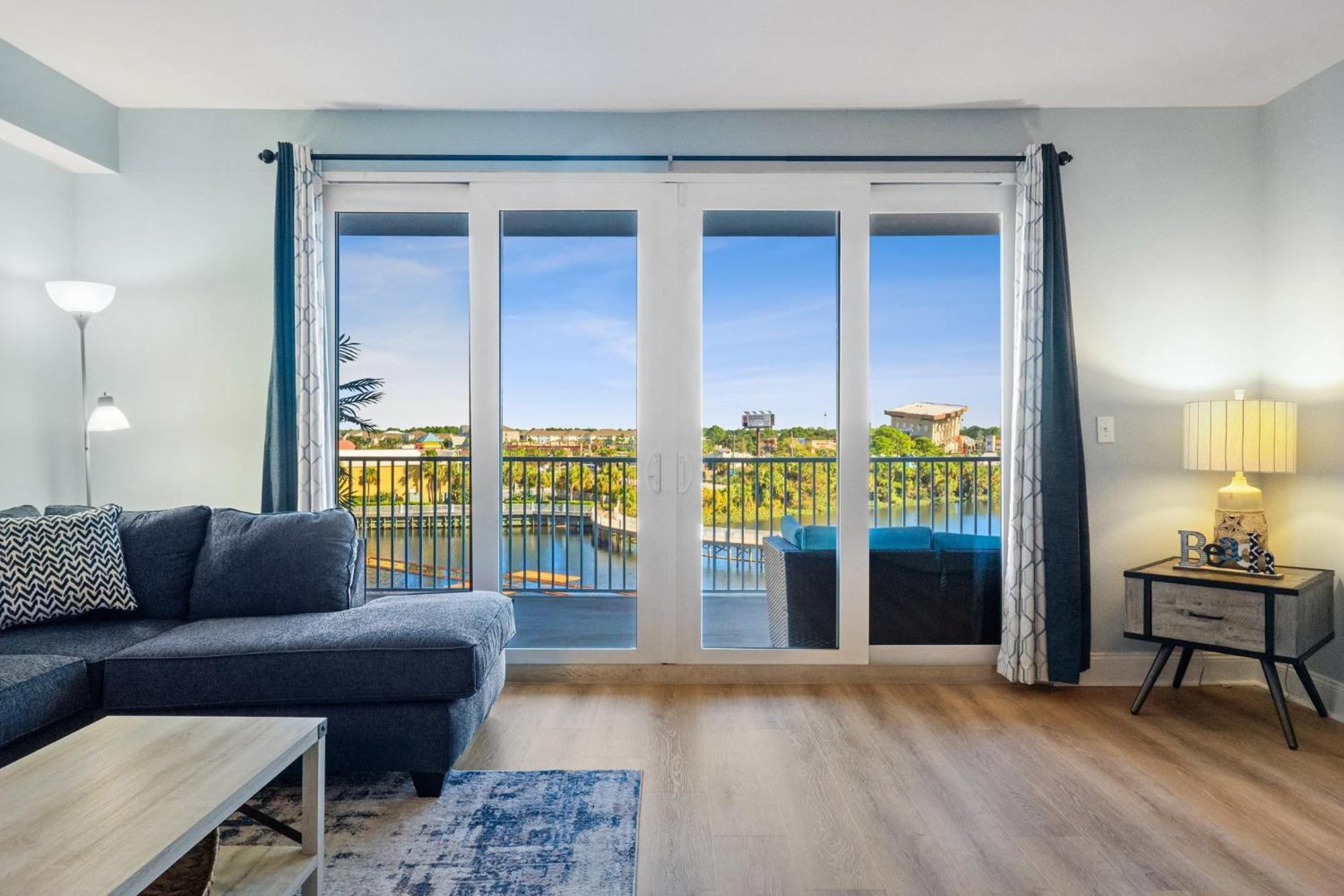 Laketown Wharf #317 By Nautical