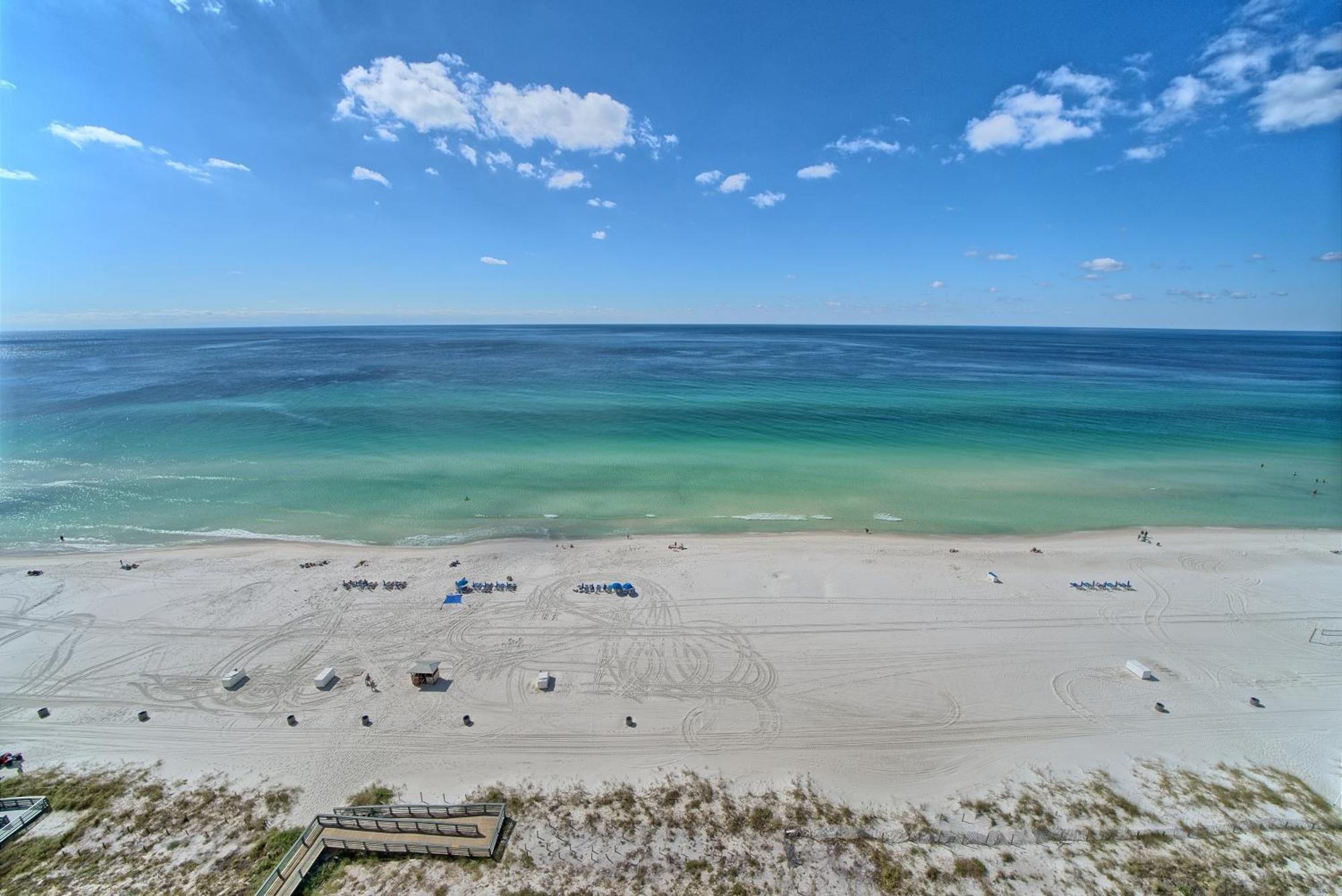 Spacious Tropical At 17th Floor With And Pool Access - Unit 1707 Apartment
