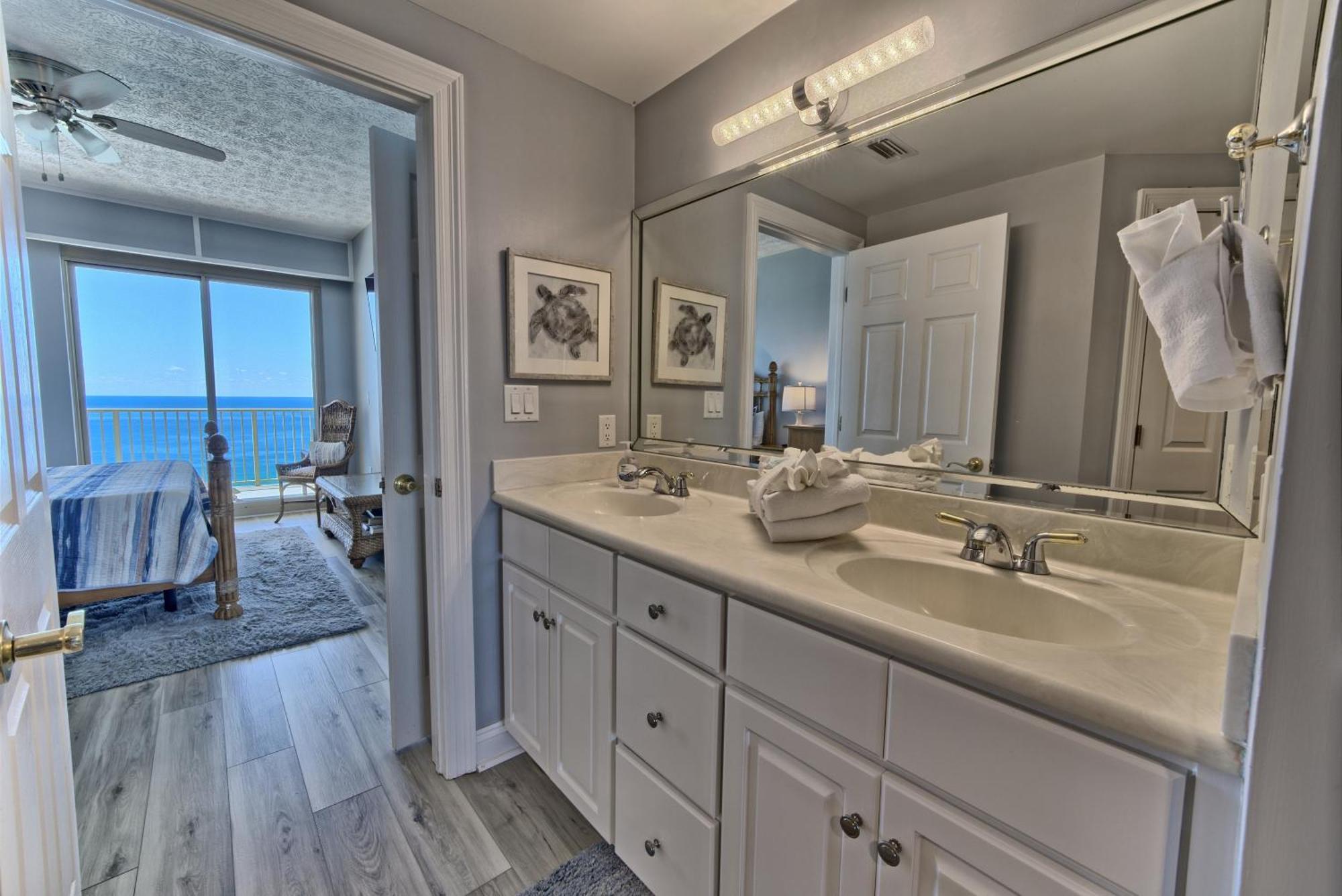 Spacious Tropical At 17th Floor With And Pool Access - Unit 1707 Apartment