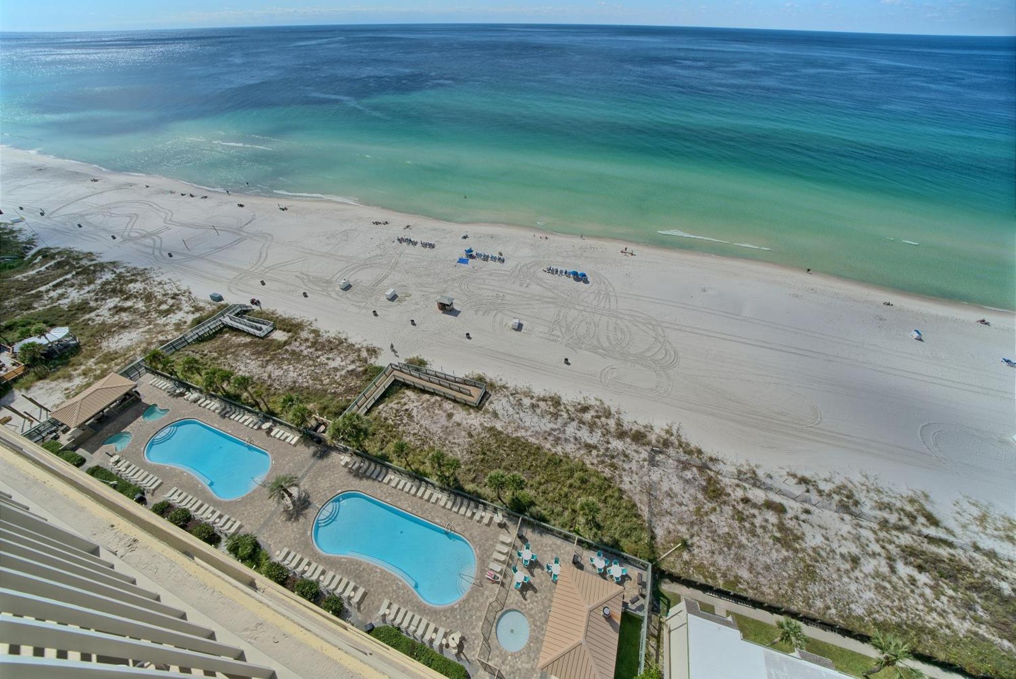 Apartment Spacious Tropical At 17th Floor With And Pool Access - Unit 1707 *