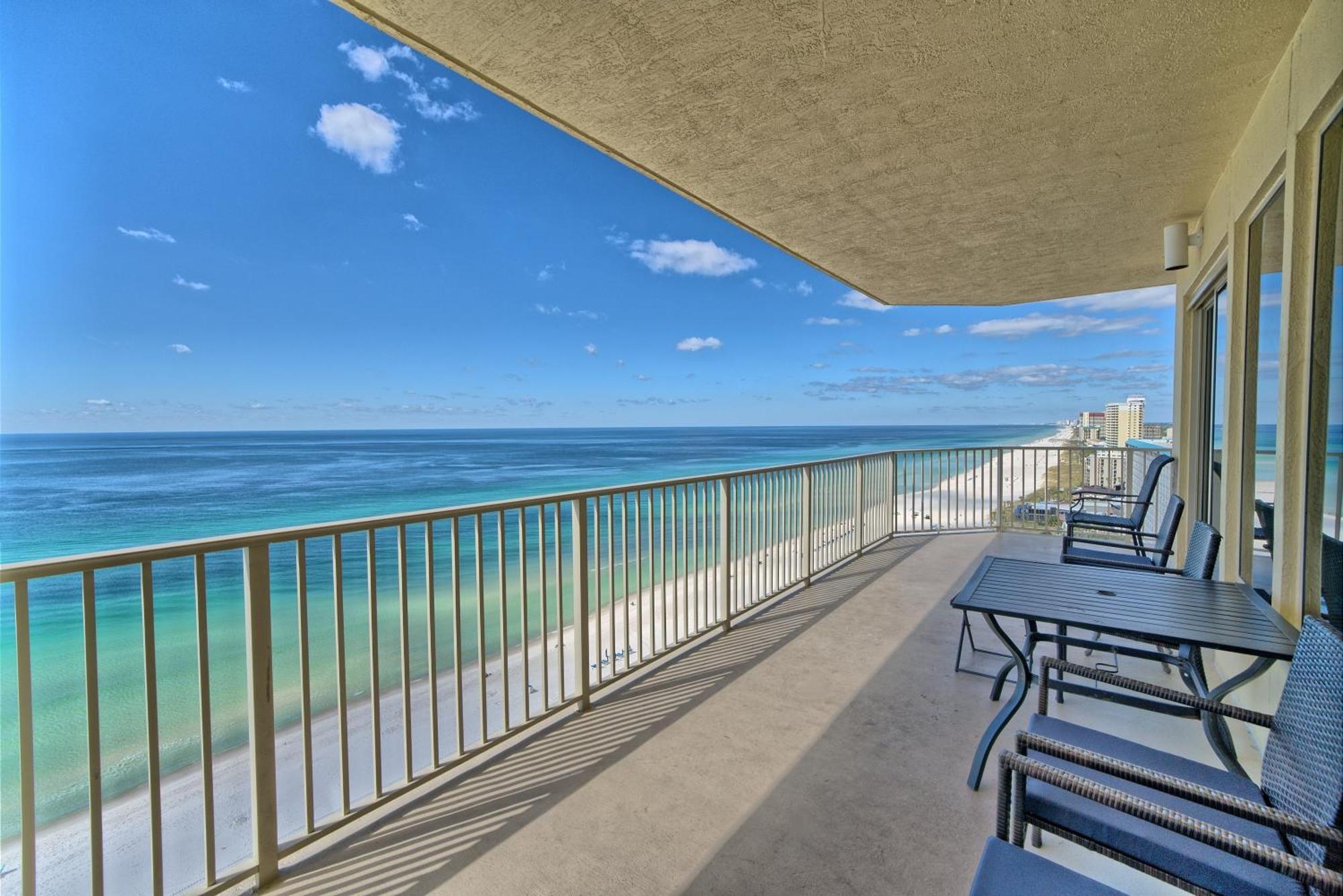 Spacious Tropical At 17th Floor With And Pool Access - Unit 1707 Apartment *
