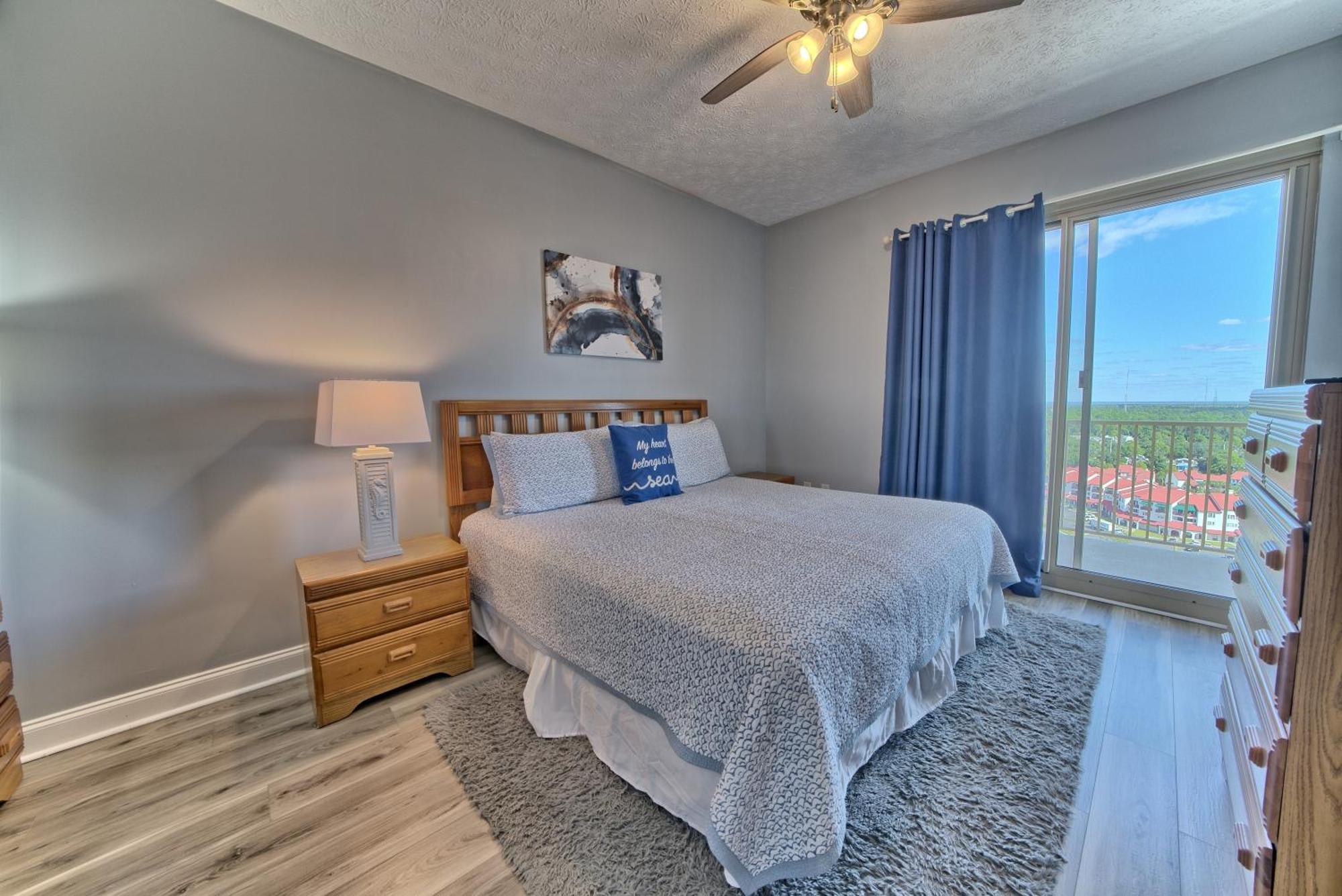Spacious Tropical At 17th Floor With And Pool Access - Unit 1707 *