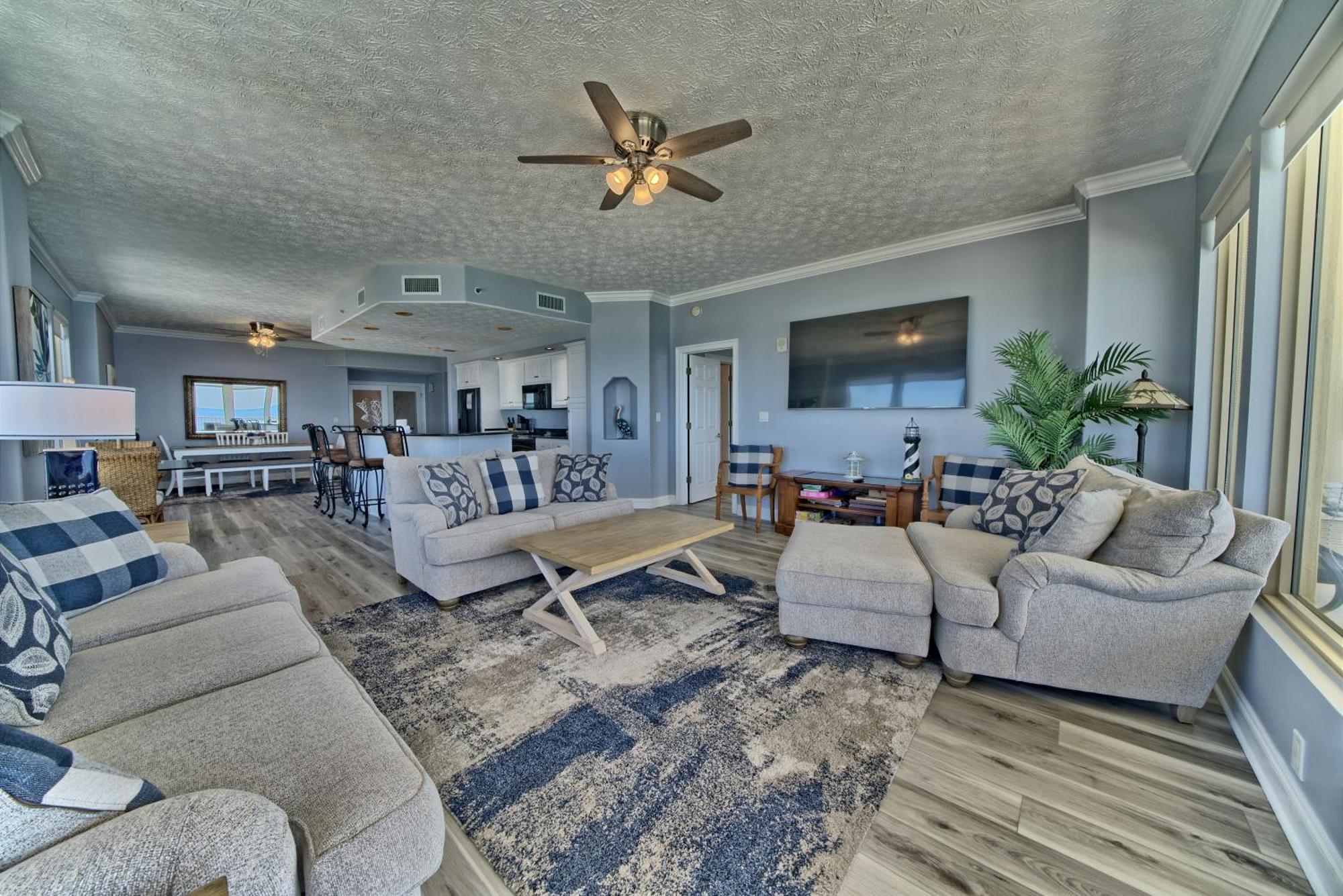Spacious Tropical At 17th Floor With And Pool Access - Unit 1707 Apartment *