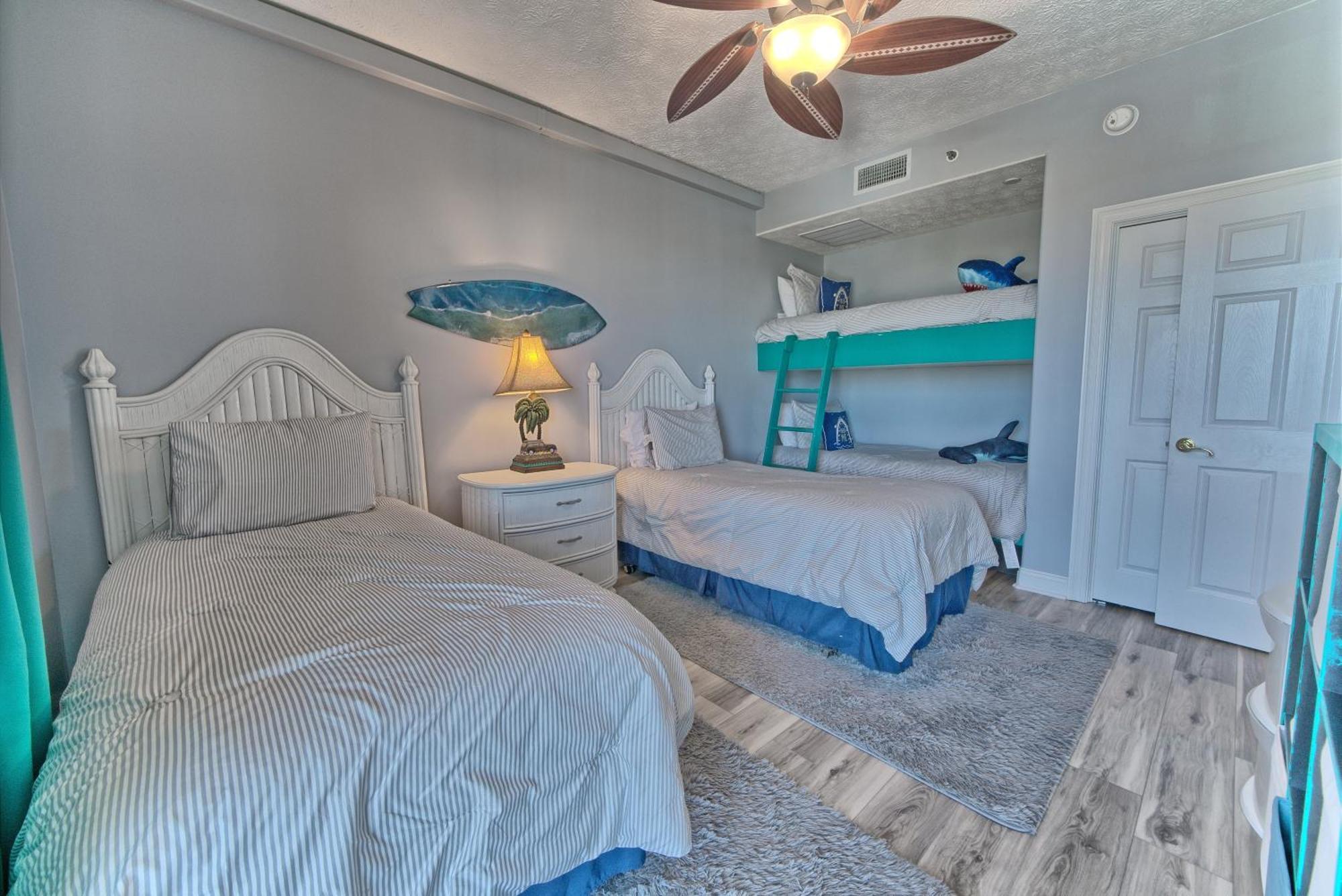 Spacious Tropical At 17th Floor With And Pool Access - Unit 1707 Apartment