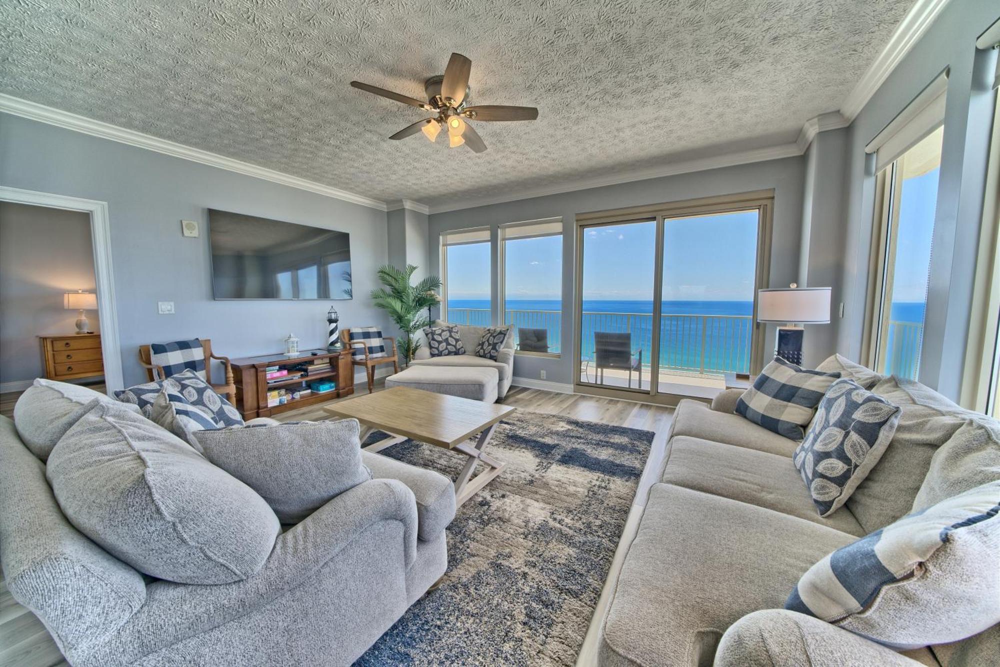 Spacious Tropical At 17th Floor With And Pool Access - Unit 1707