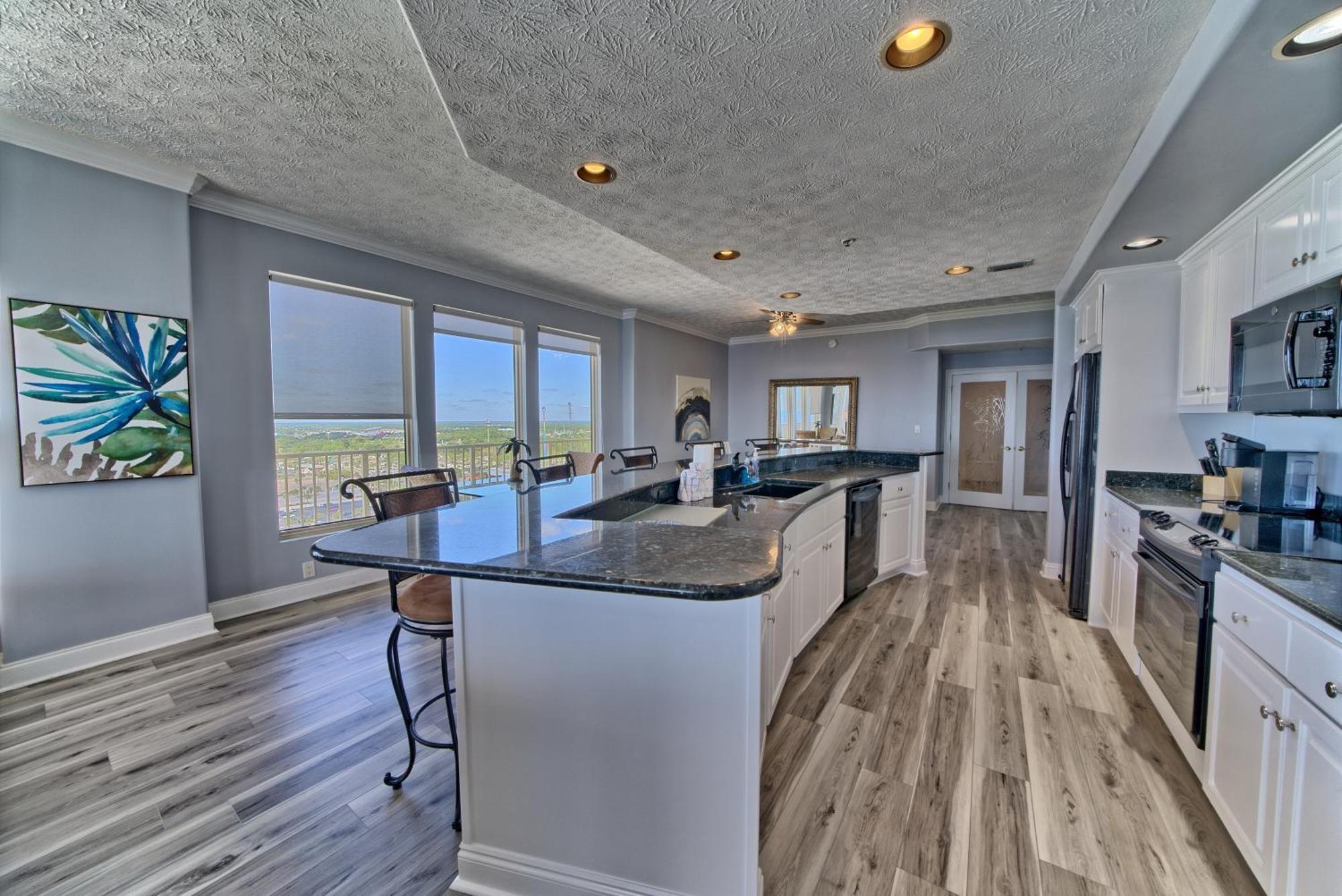 Spacious Tropical At 17th Floor With And Pool Access - Unit 1707 Apartment *