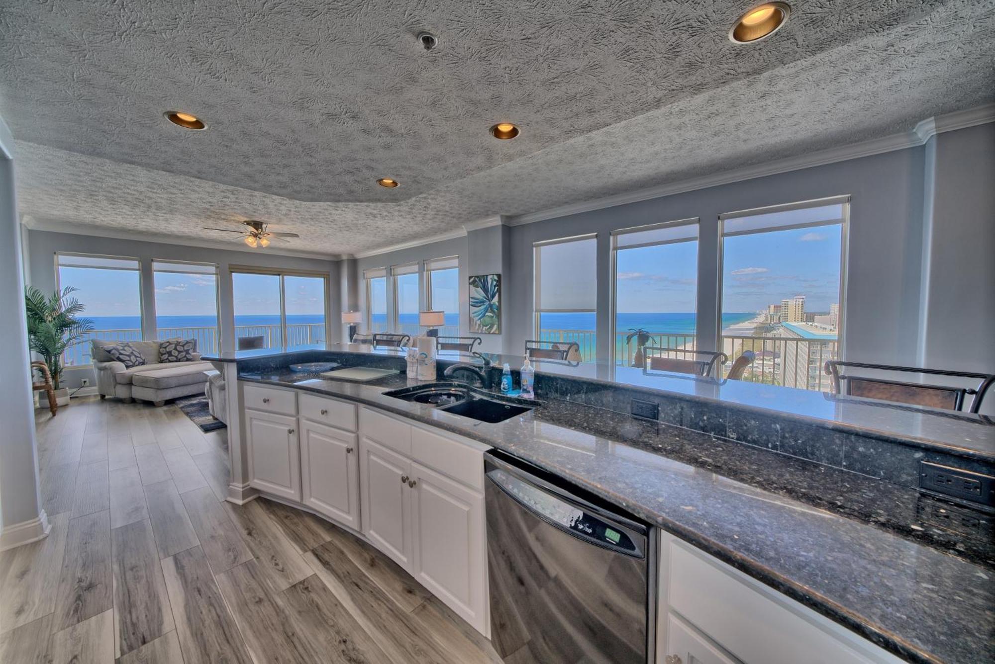 Spacious Tropical At 17th Floor With And Pool Access - Unit 1707 *