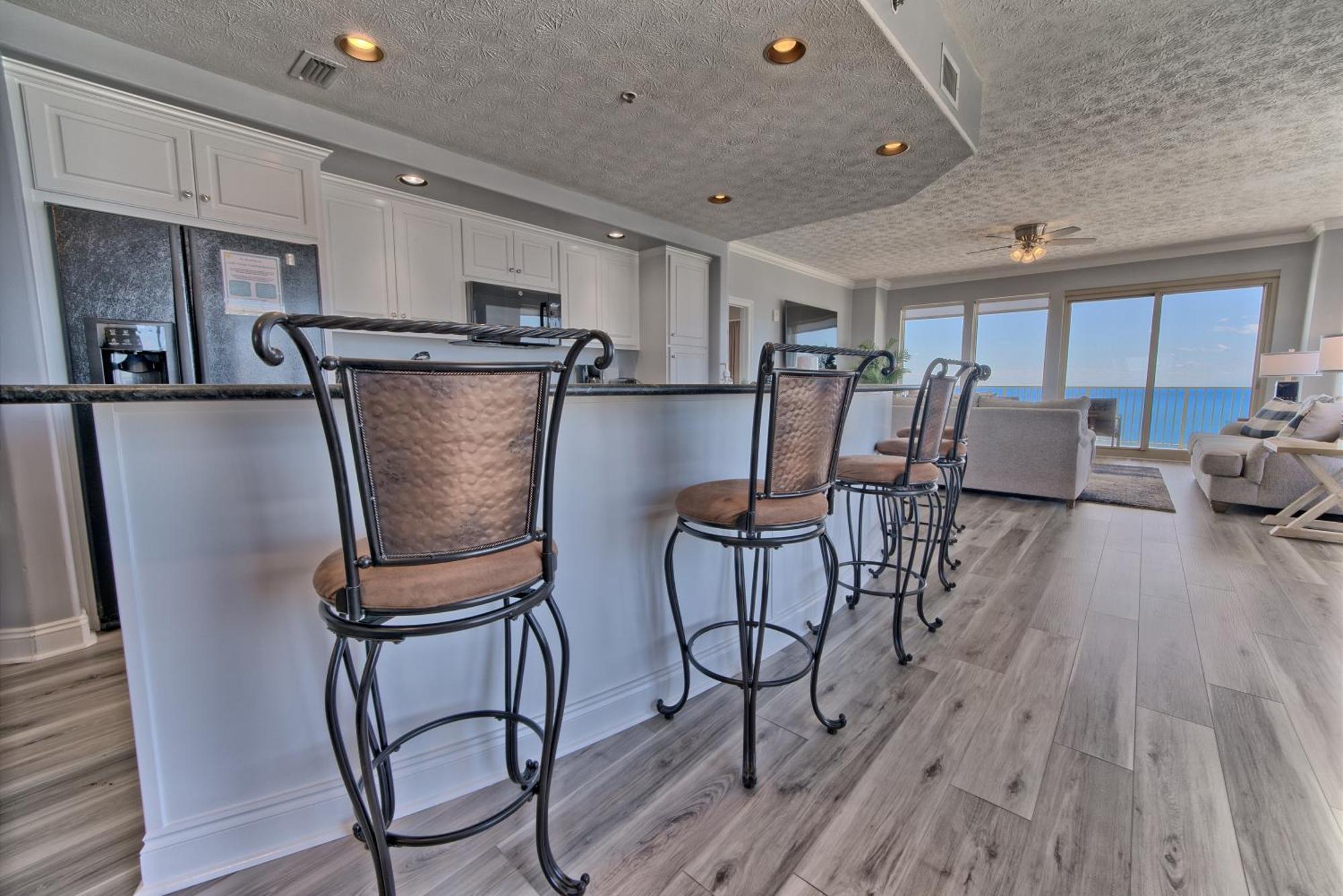 Spacious Tropical At 17th Floor With And Pool Access - Unit 1707 Panama City Beach