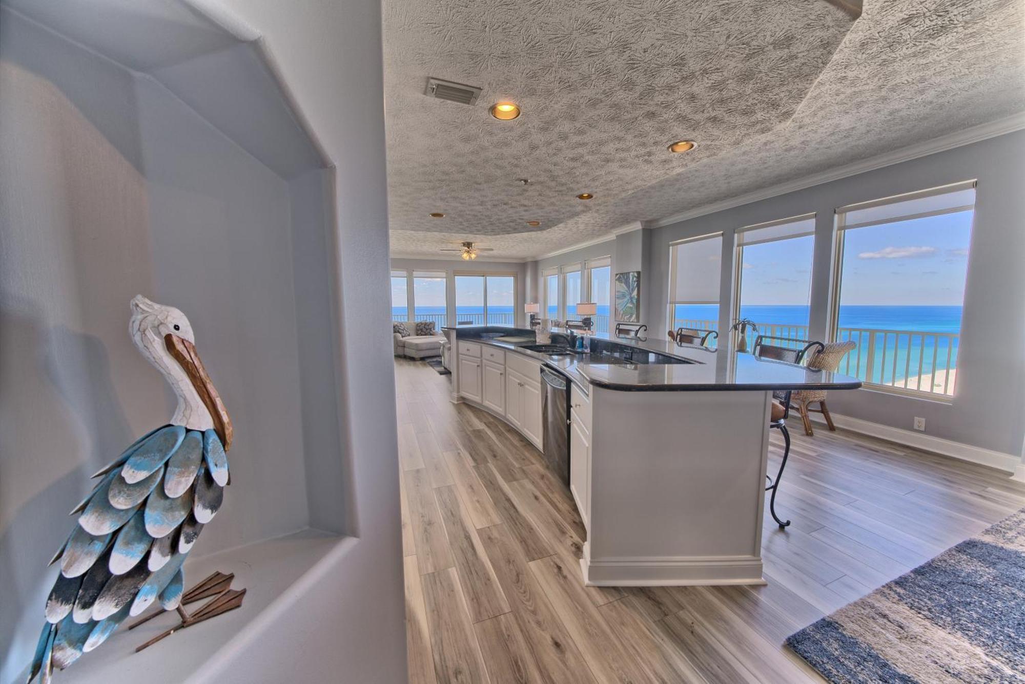 Spacious Tropical At 17th Floor With And Pool Access - Unit 1707 *