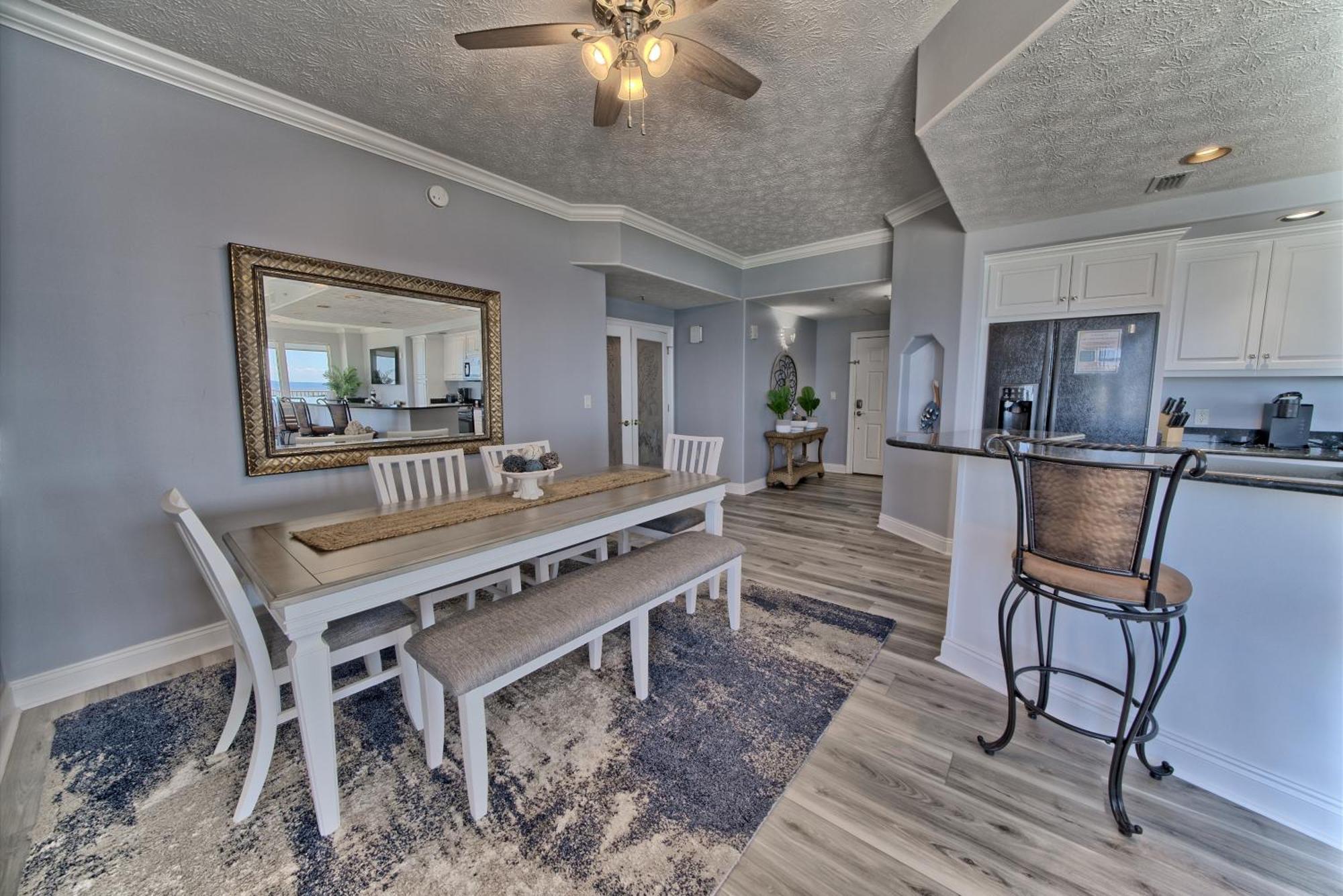 Spacious Tropical At 17th Floor With And Pool Access - Unit 1707 Panama City Beach
