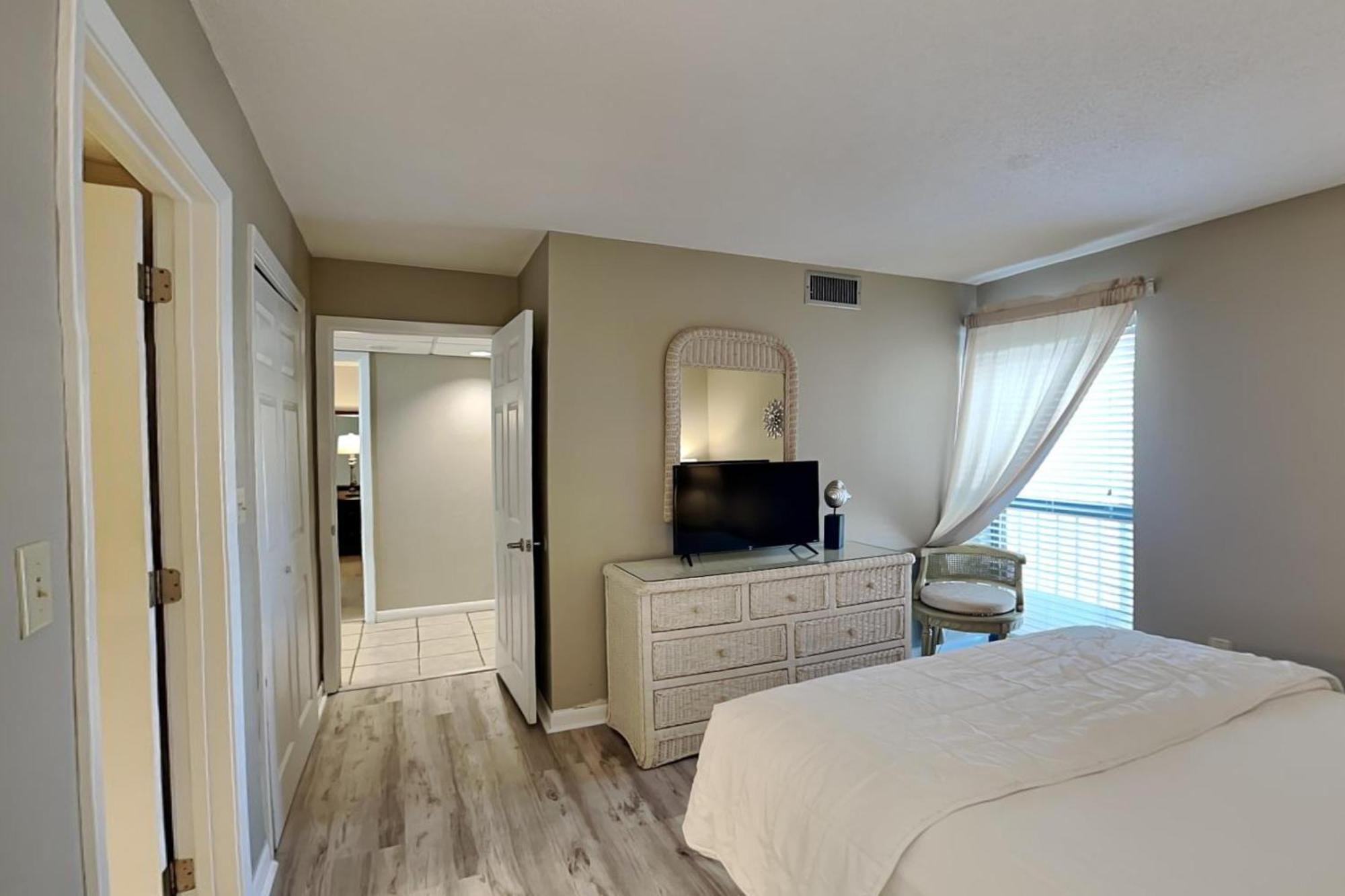 Edgewater Tower I 406 Apartment Panama City Beach